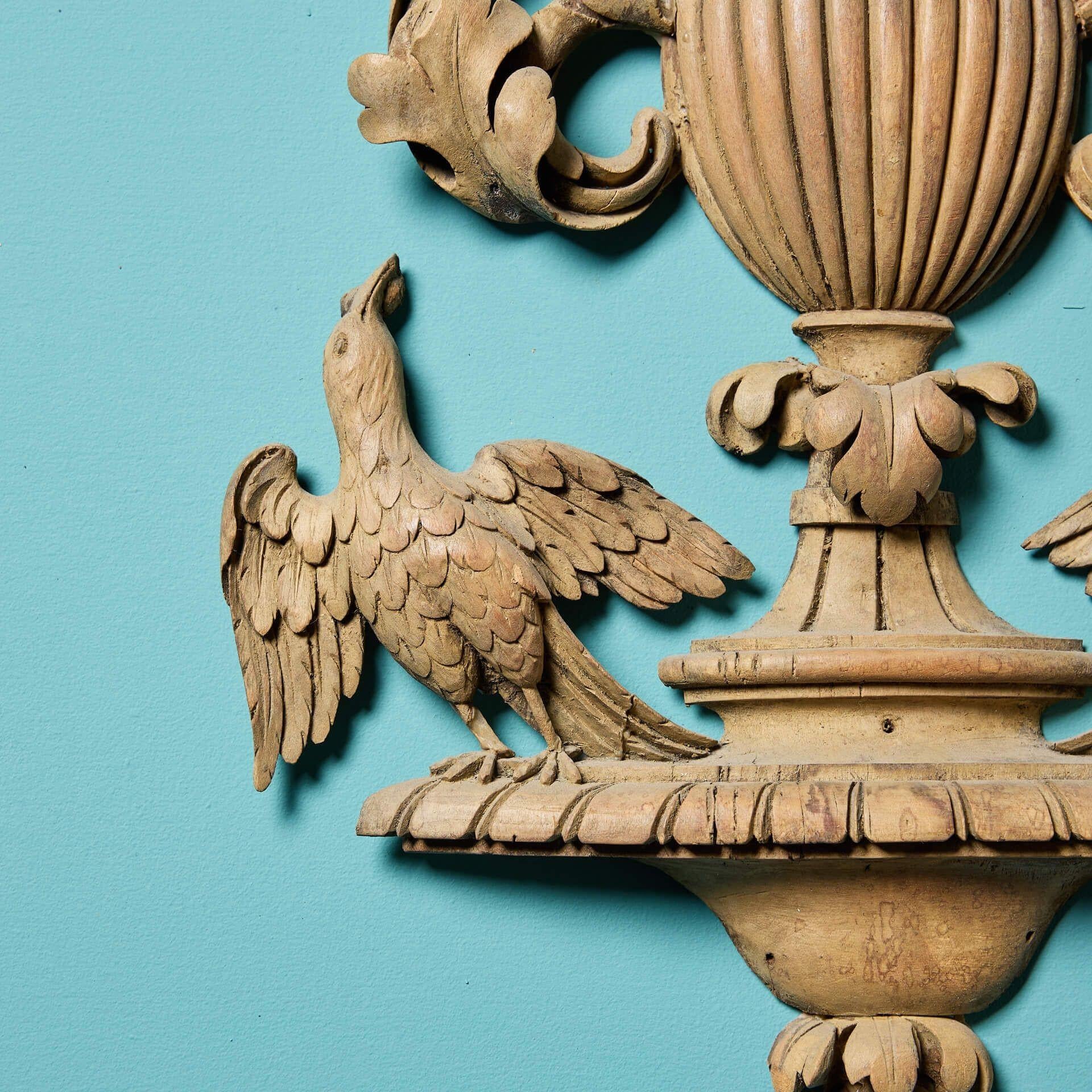 Anglais Panneau mural ancien en bois de hêtre sculpté du 18ème siècle en vente