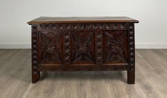 Antique 18th Century Carved Oak Coffer / Blanket Box ( REF AF-1985 )