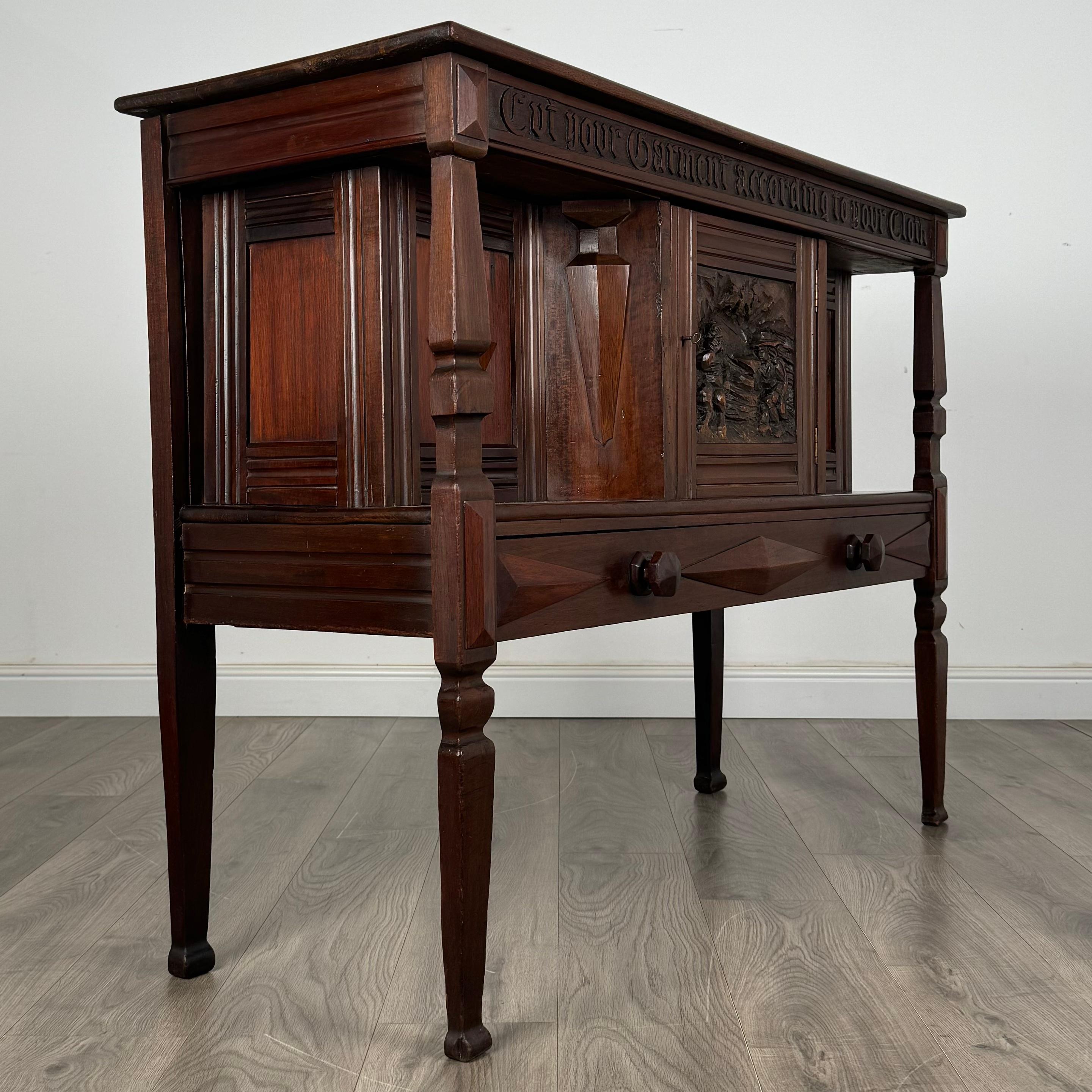 Antica credenza intagliata in noce del XVIII secolo ( REF AFS-3464 ) in vendita 3