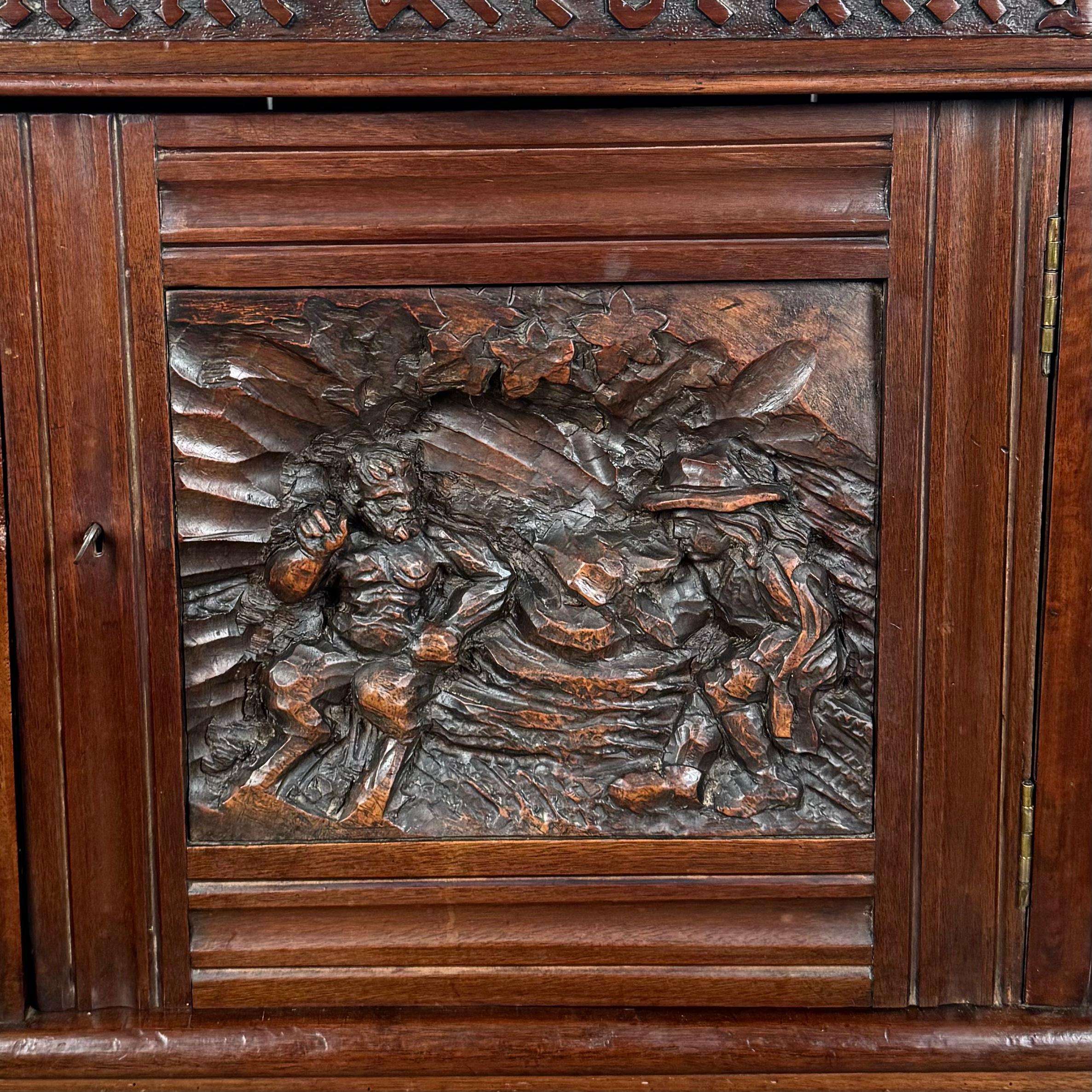 Antica credenza intagliata in noce del XVIII secolo ( REF AFS-3464 ) in vendita 7