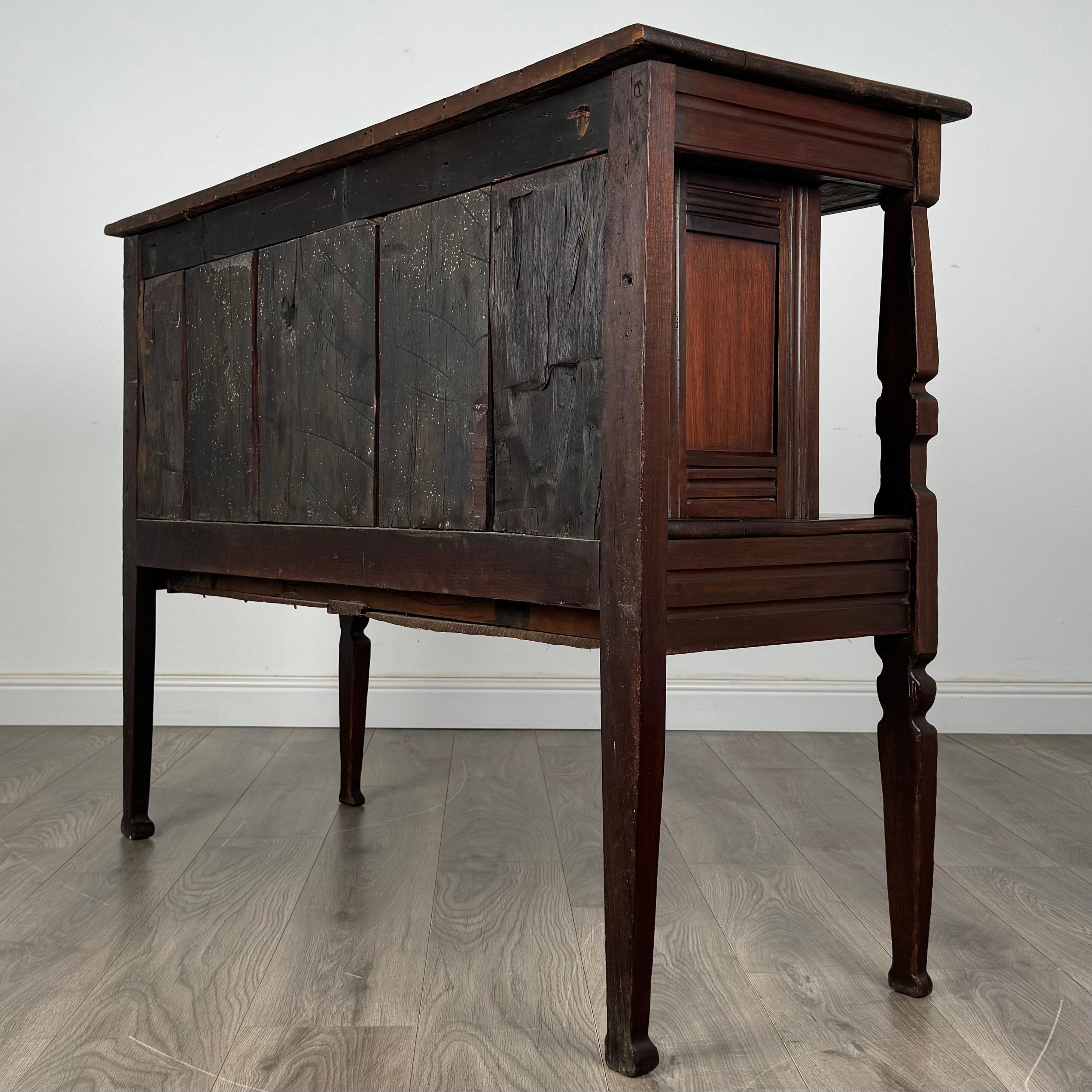 Antica credenza intagliata in noce del XVIII secolo ( REF AFS-3464 ) in vendita 1