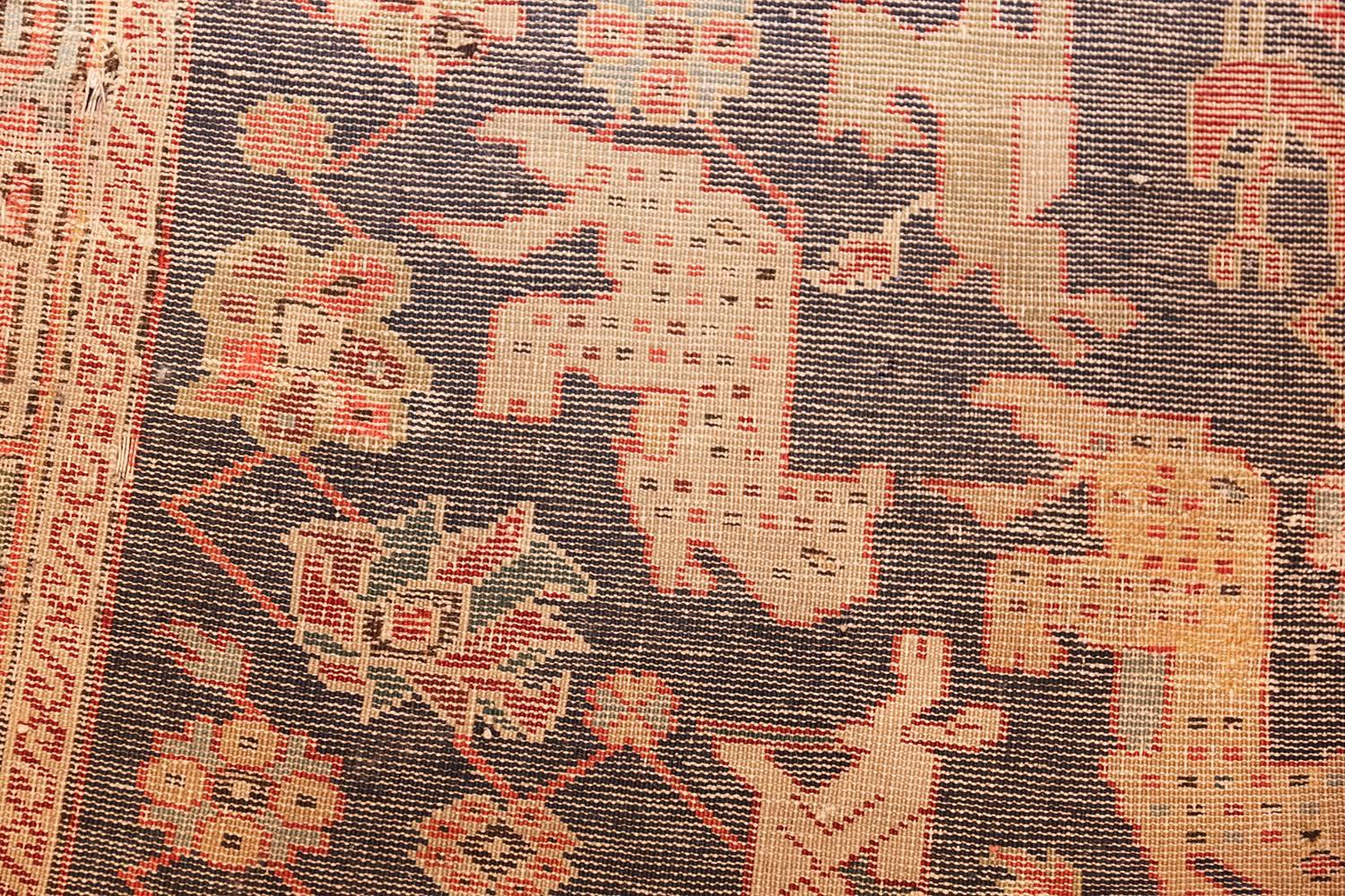 Antiker kaukasischer Teppich aus der Nazmiyal-Kollektion aus dem 18. Jahrhundert. 4 Fuß 6 Zoll x 9 Fuß (Handgeknüpft)