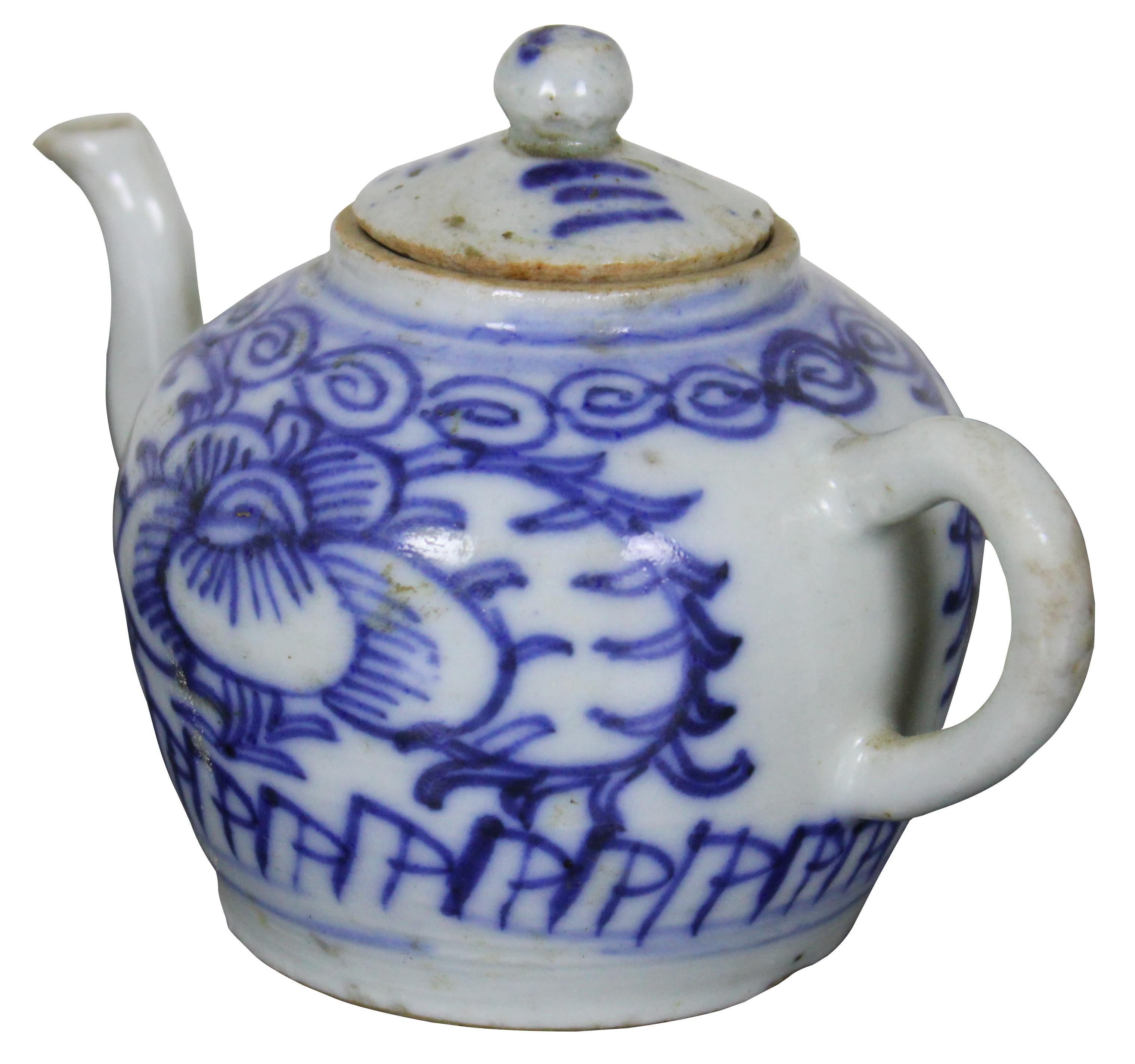 chinese tea pot antique