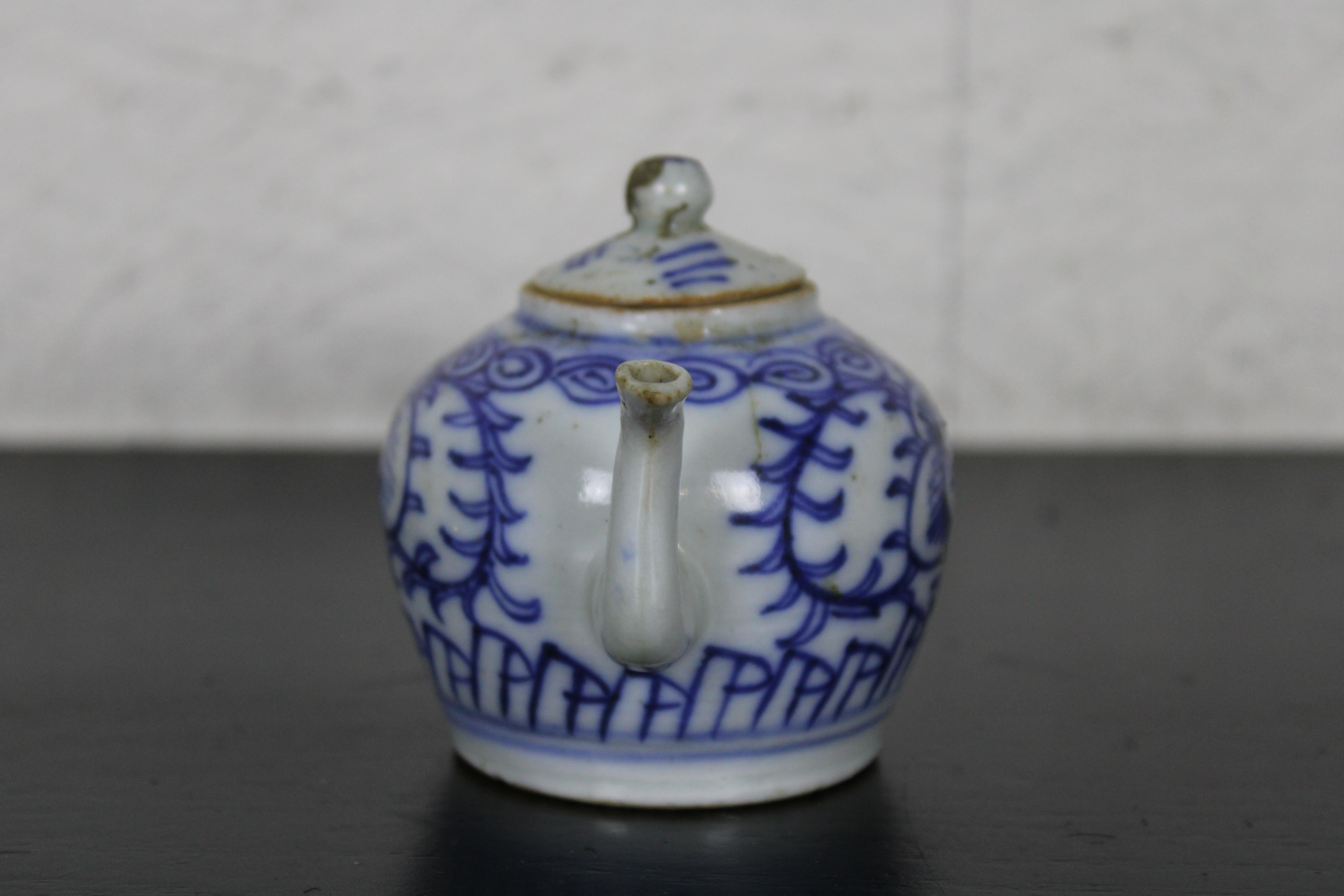 Qing Antique 18th Century Chinese Blue & White Floral Porcelain Tea Pot Creamer