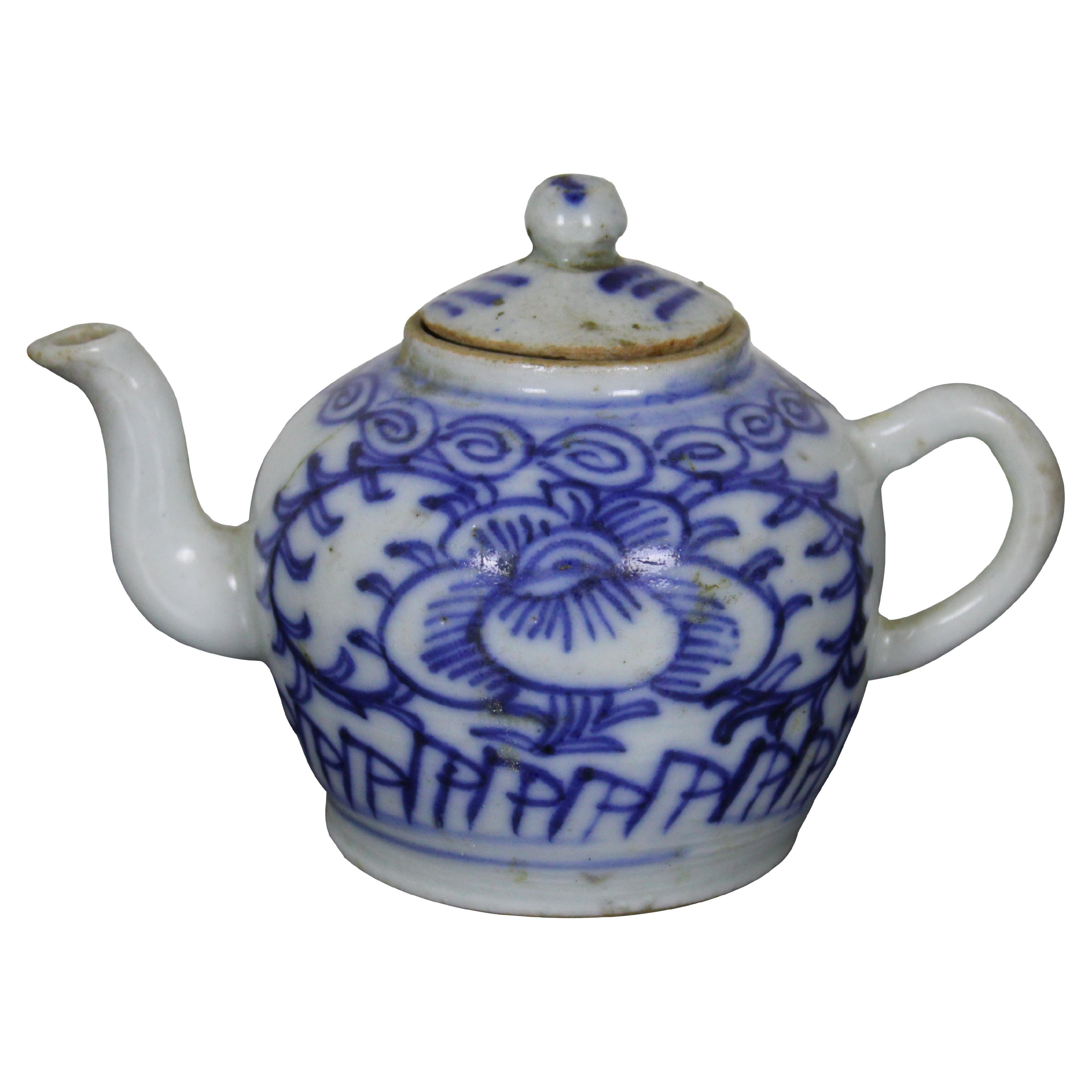 Antique 18th Century Chinese Blue & White Floral Porcelain Tea Pot Creamer