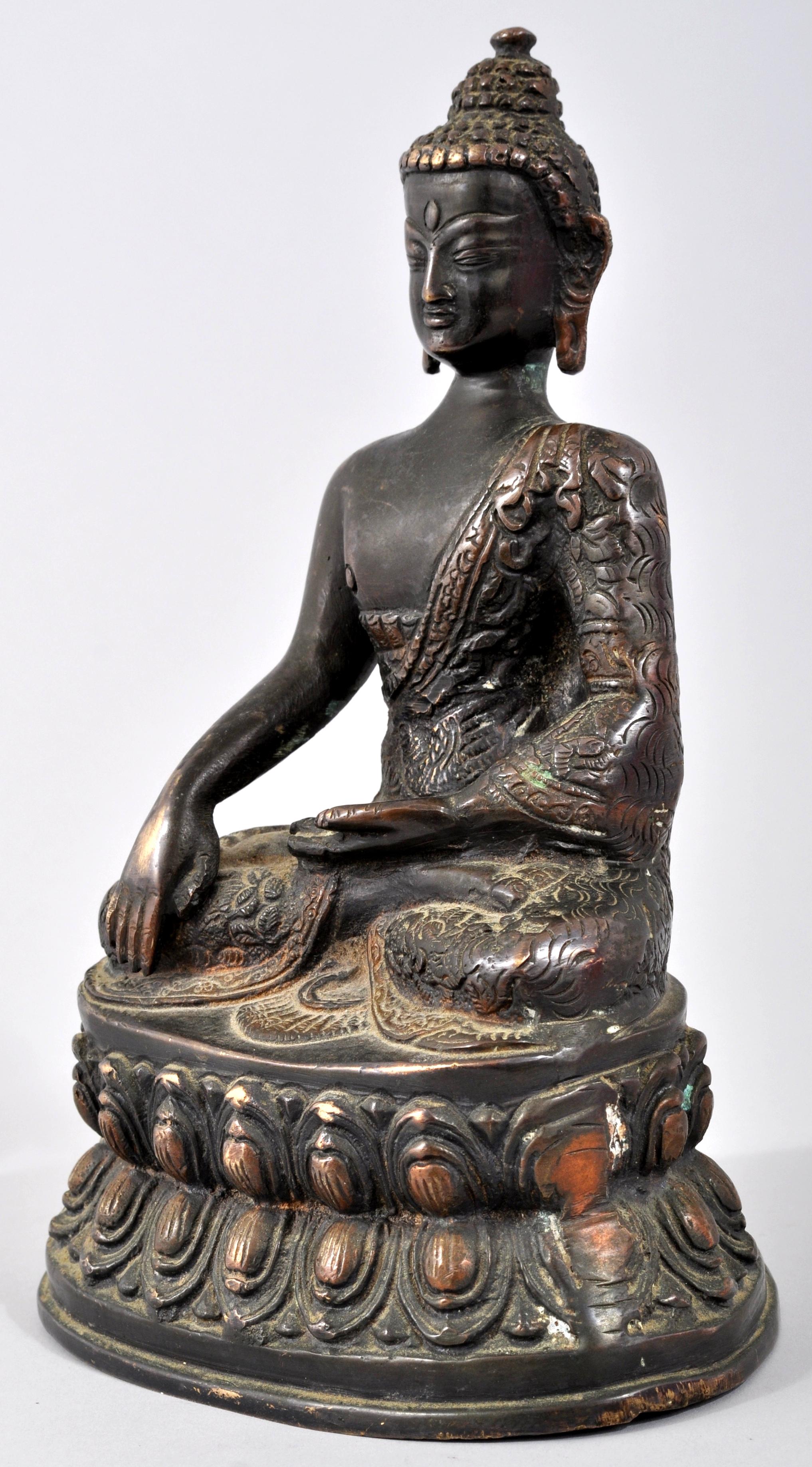 antique bronze buddha statue
