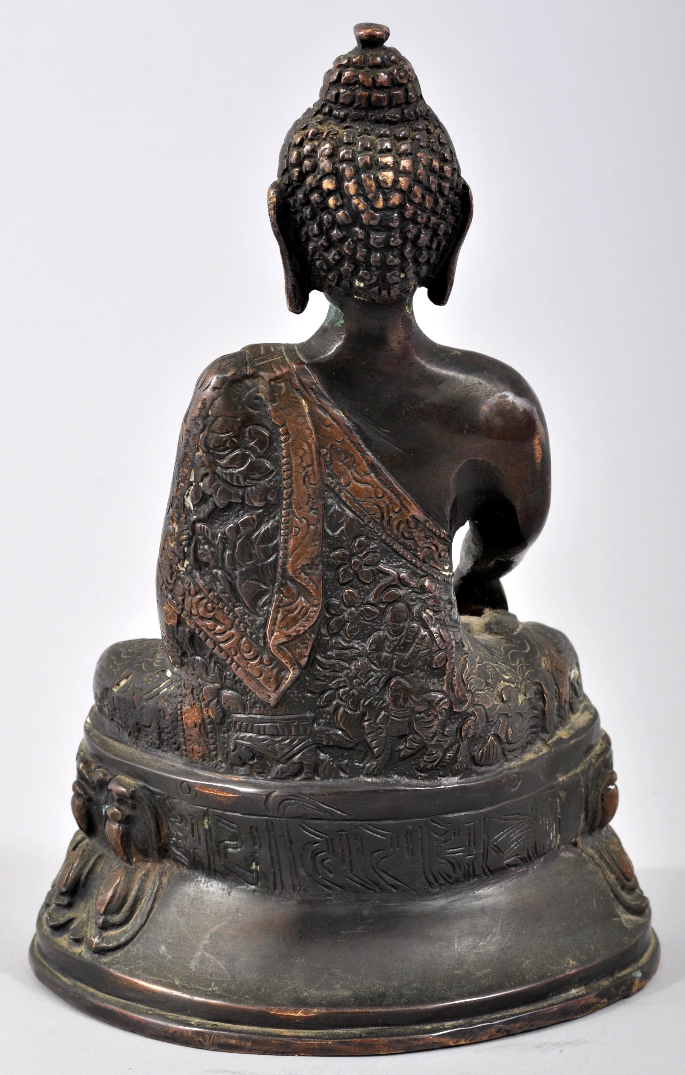 Antique 18th Century Chinese Bronze Shakyamuni Buddha Statue In Good Condition In Portland, OR