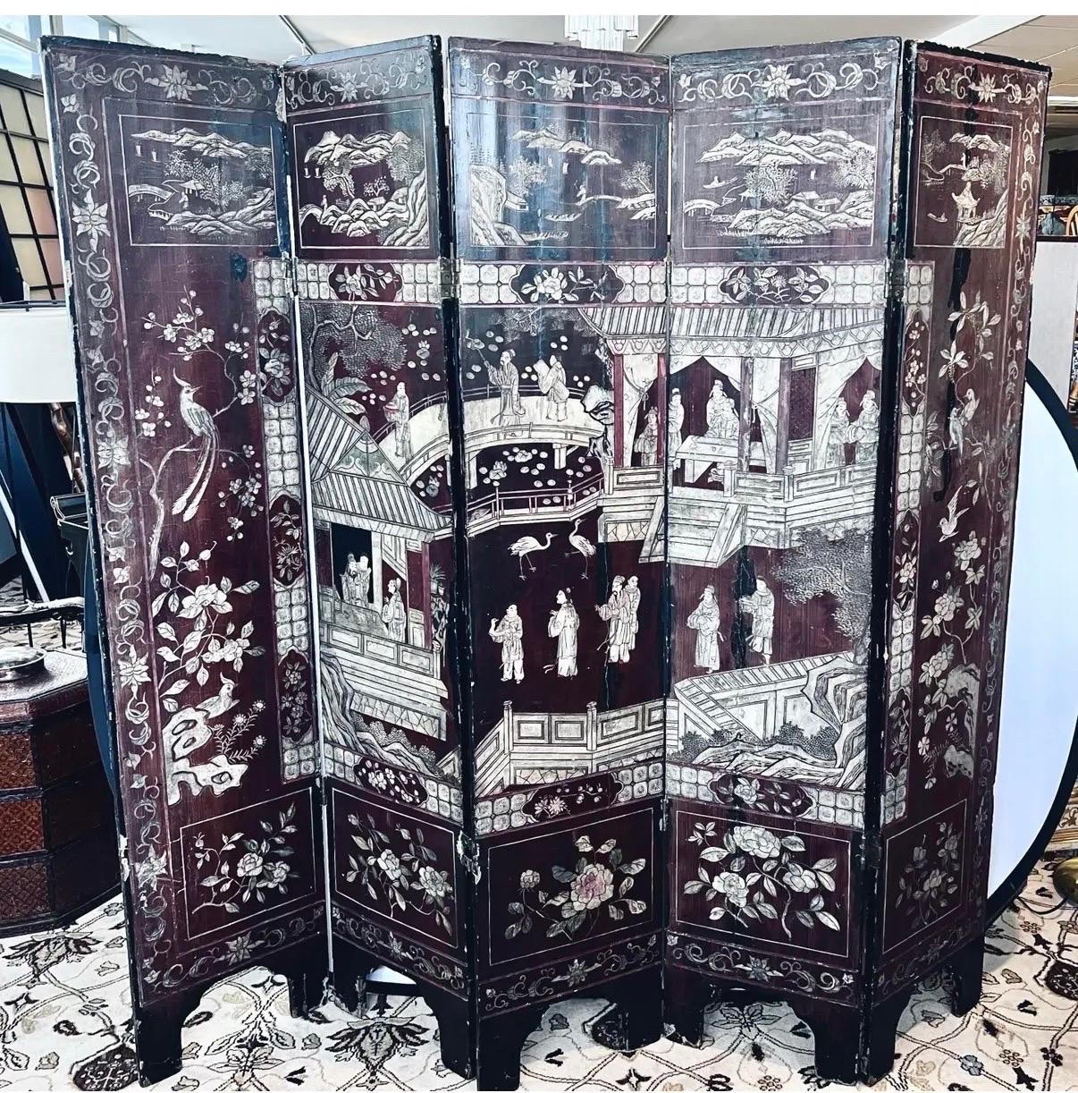 Wood Antique 19th Century Chinese Carved Rare 5-Panel Screen Room Divider For Sale