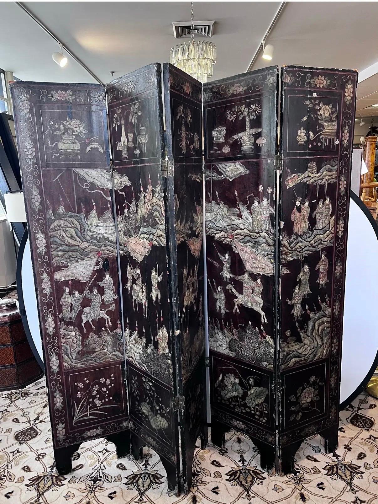 Antique 19th Century Chinese Carved Rare 5-Panel Screen Room Divider For Sale 3