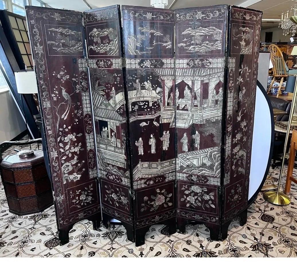Antique 19th Century Chinese Carved Rare 5-Panel Screen Room Divider For Sale 4