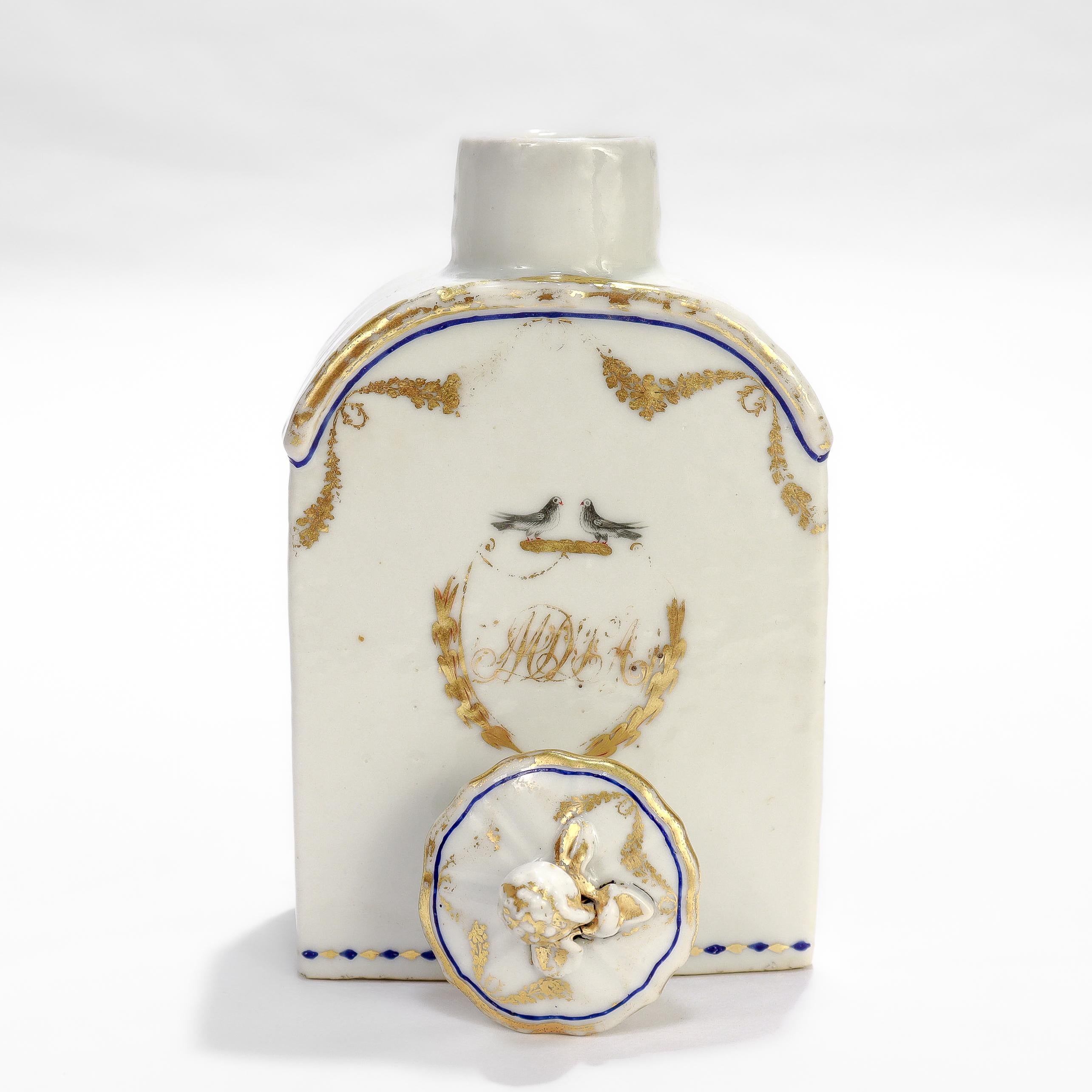 Antigua Jarra de Té de Porcelana China de Exportación del Siglo XVIII con Tortolitos en venta 2