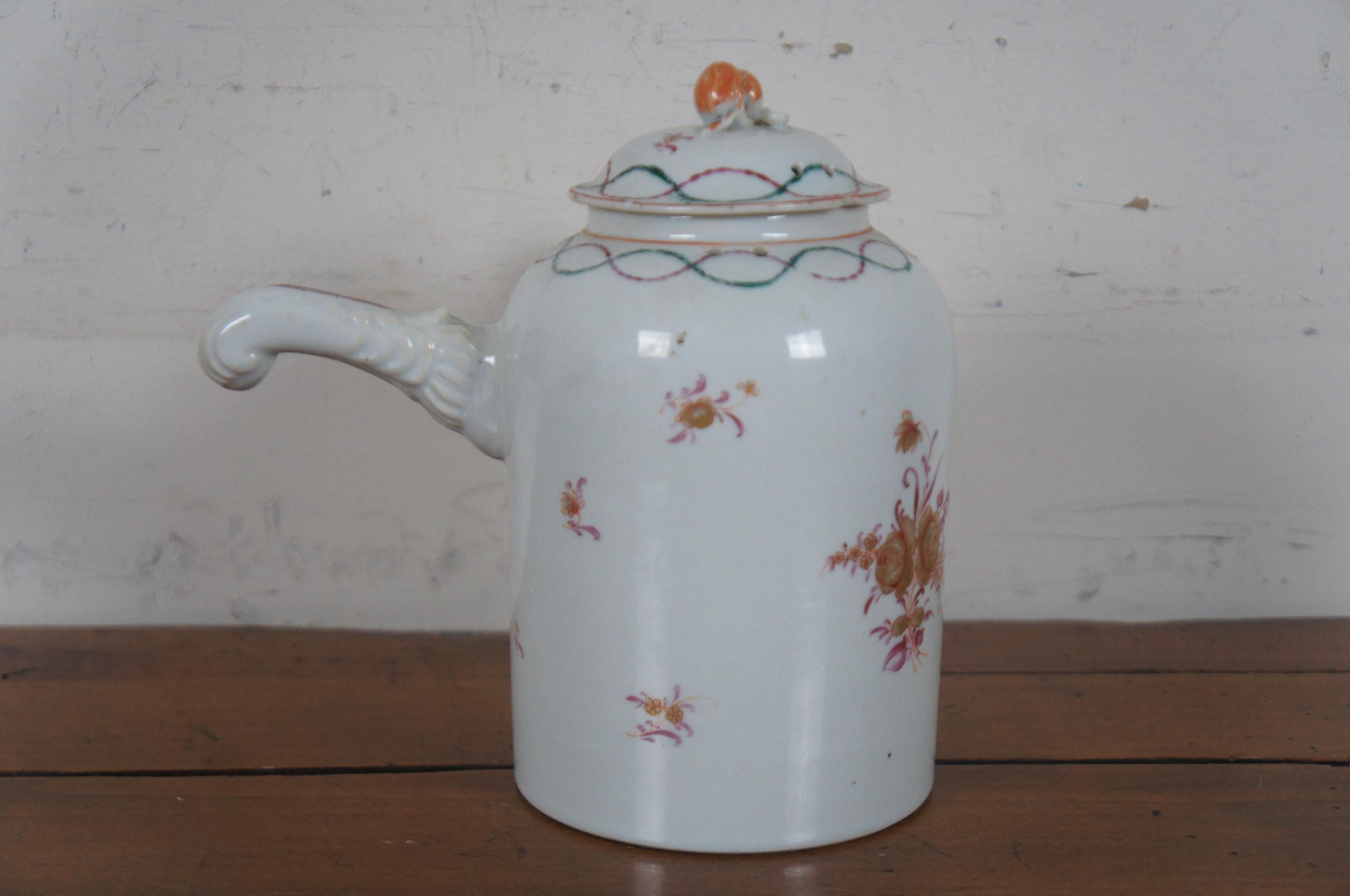 Antique 18th Century Chinese Export Qianlong Porcelain Chocolate Tea Pot In Good Condition For Sale In Dayton, OH