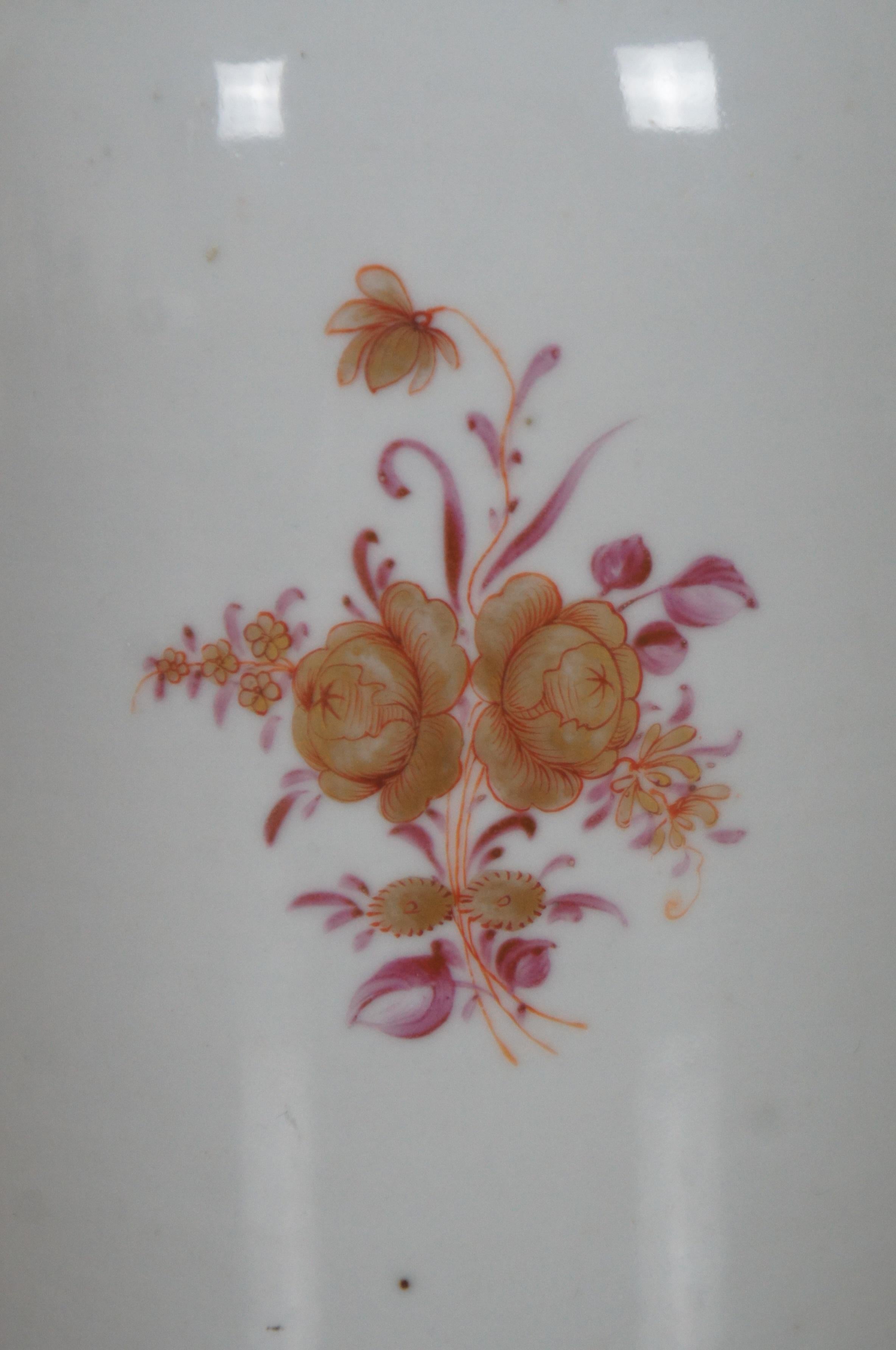 Antique 18th Century Chinese Export Qianlong Porcelain Chocolate Tea Pot For Sale 1