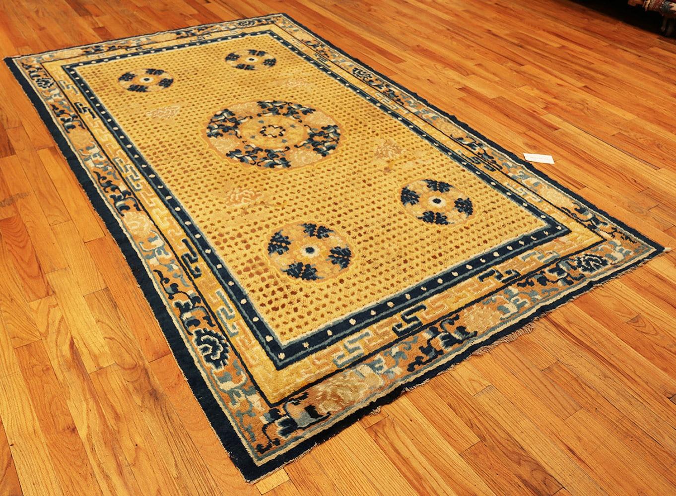 Nazmiyal Collection Antique 18th Century Chinese Ningxia Rug. 6 ft x 9 ft 9 in For Sale 1