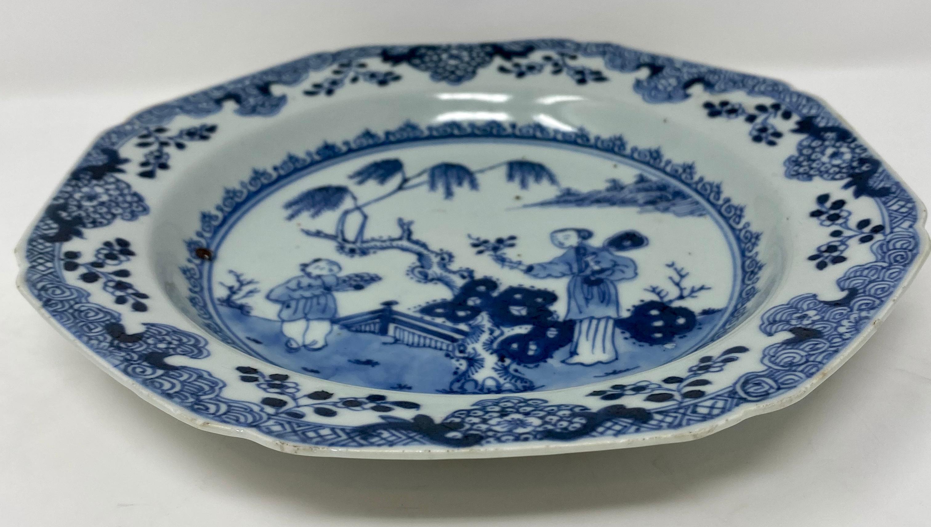 Antiker chinesischer Teller aus dem 18. Jahrhundert im Zustand „Gut“ im Angebot in New Orleans, LA