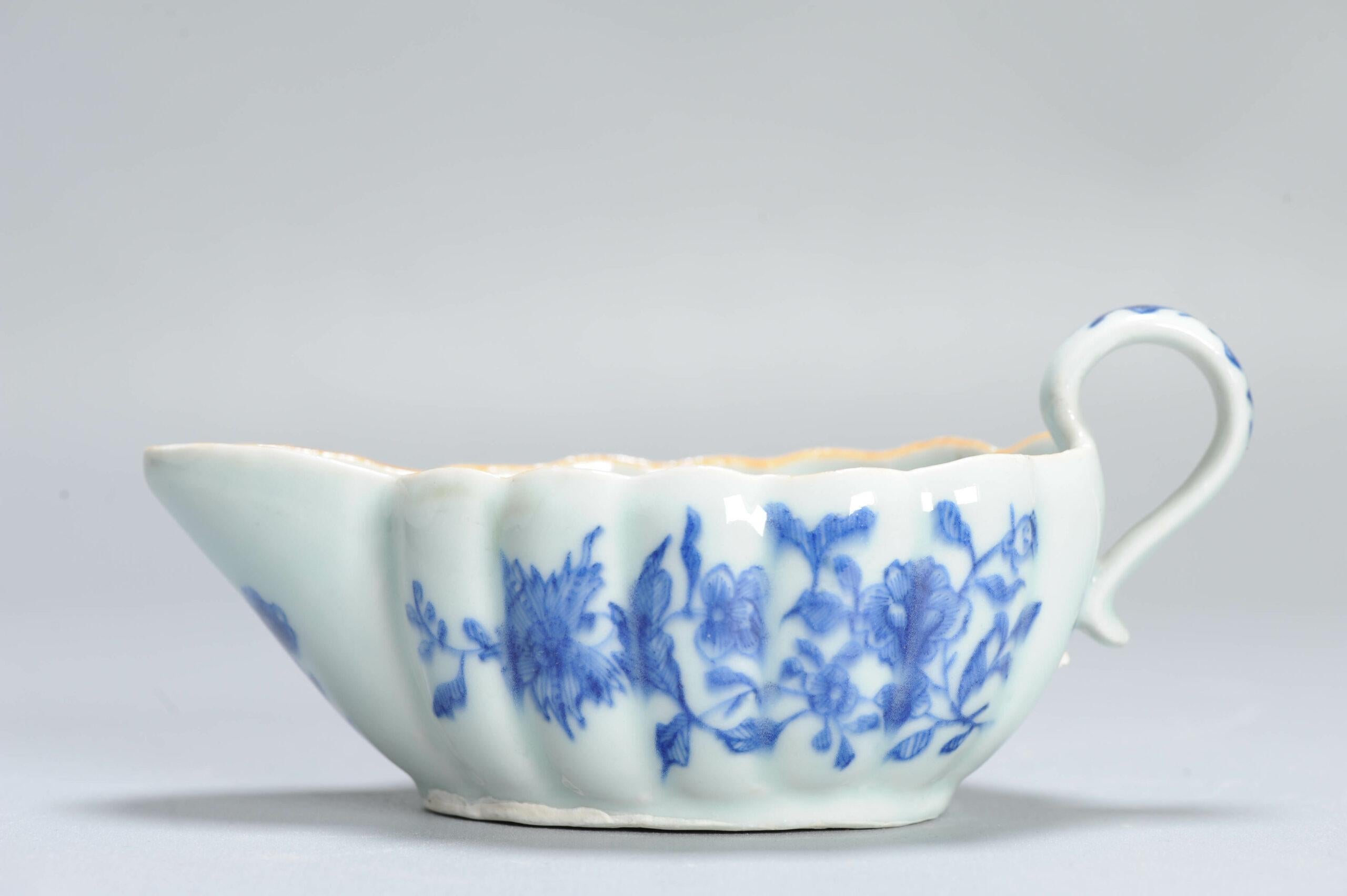 Sauceboat chinois ancien du 18ème siècle à fleurs bleues et blanches en vente 4