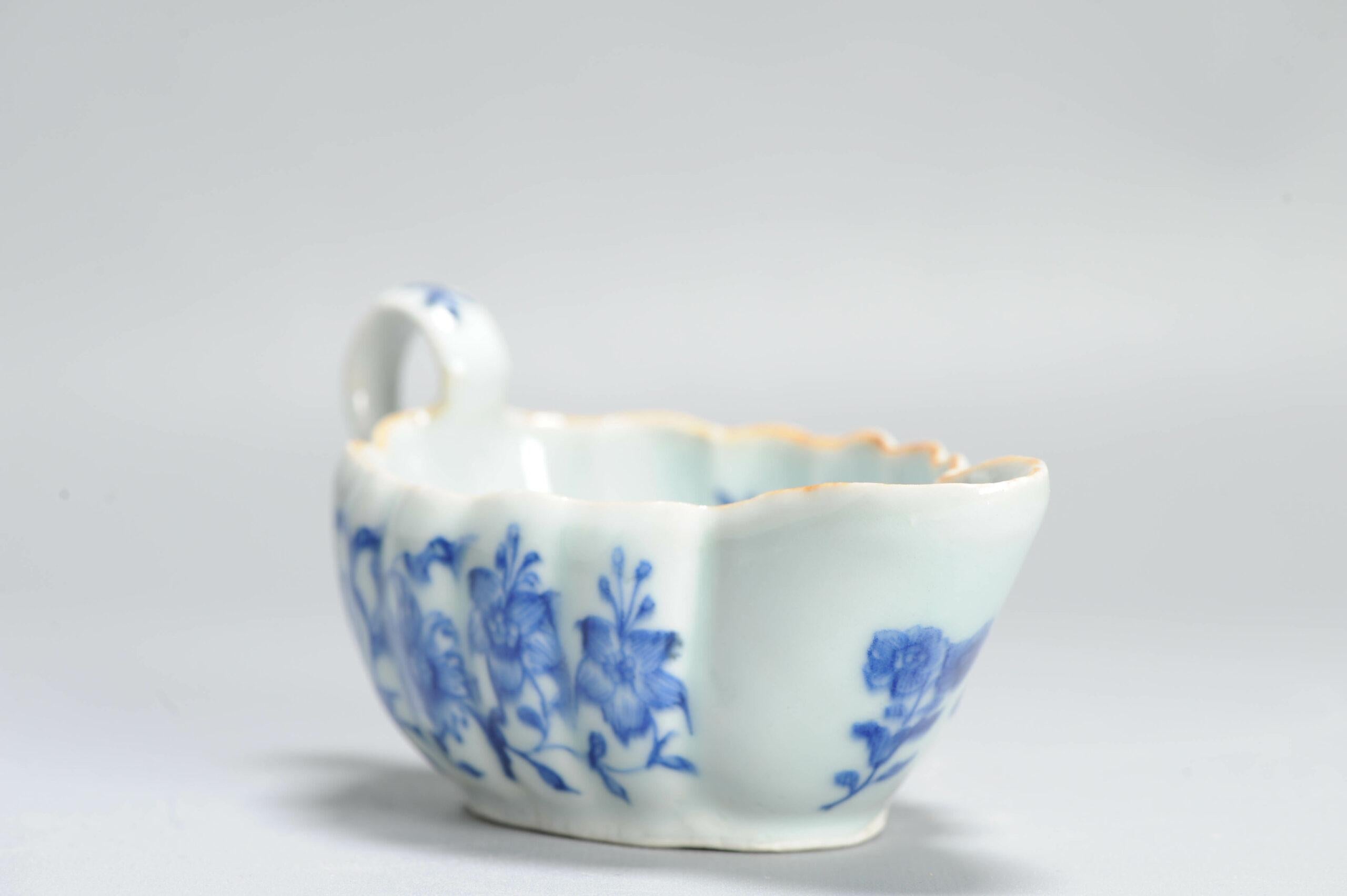 Sauceboat chinois ancien du 18ème siècle à fleurs bleues et blanches en vente 2
