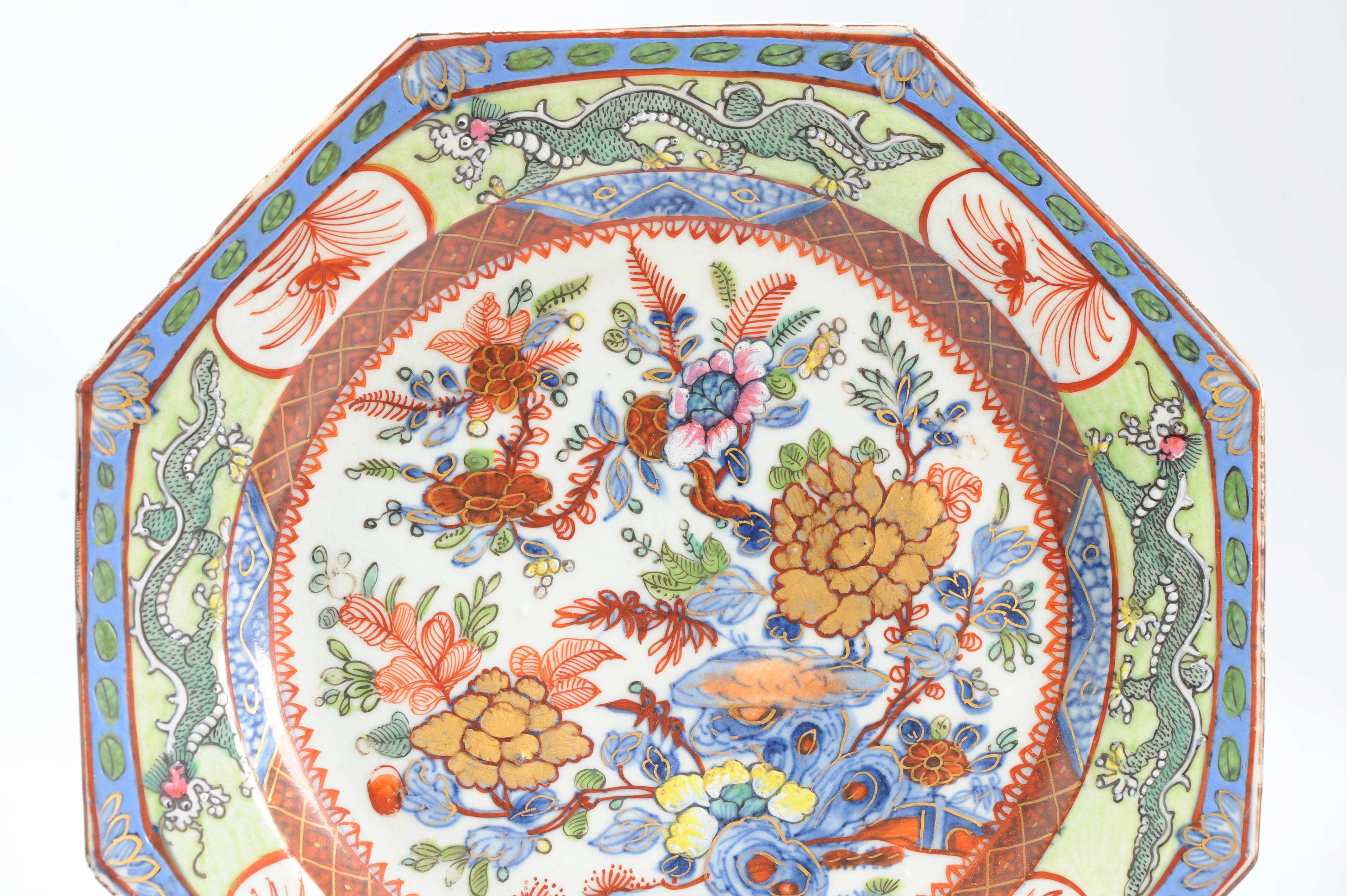 Porcellana Antico piatto in porcellana cinese del XVIII secolo con sovradecorazioni in stile Regency in vendita