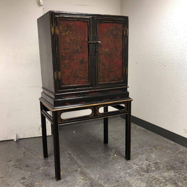 Chinese Export Antique 18th Century Chinese Red and Black Lacquered Cabinet For Sale
