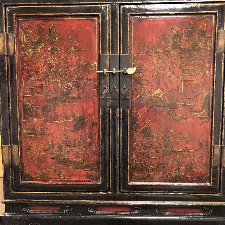 Antique 18th Century Chinese Red and Black Lacquered Cabinet For Sale 2