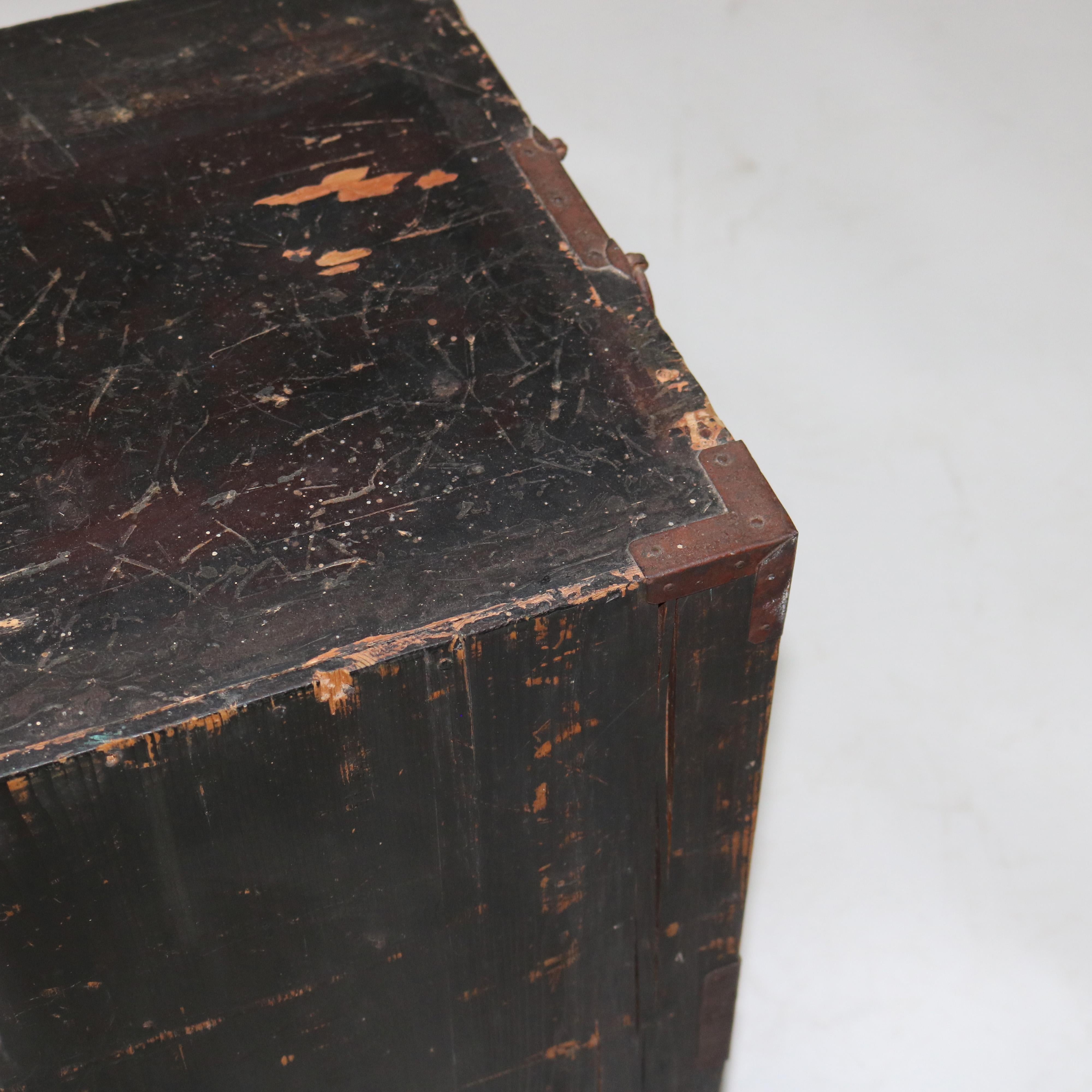 Antique 18th Century Chinese Tea Cabinet with Bronze Hardware C1790 For Sale 2