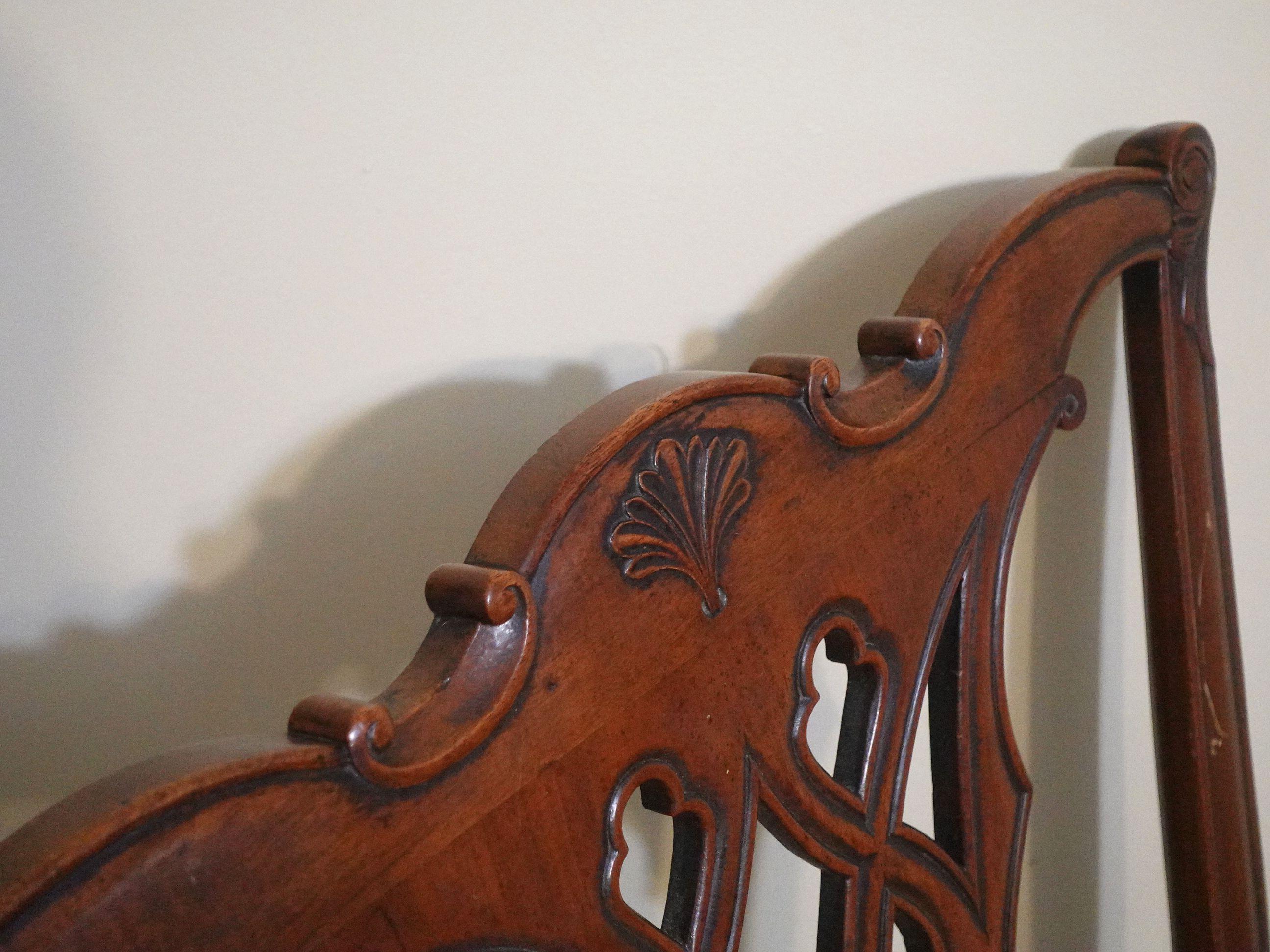 Geschnitzter Mahagoni-Sessel im Chippendale-Stil im Angebot 6