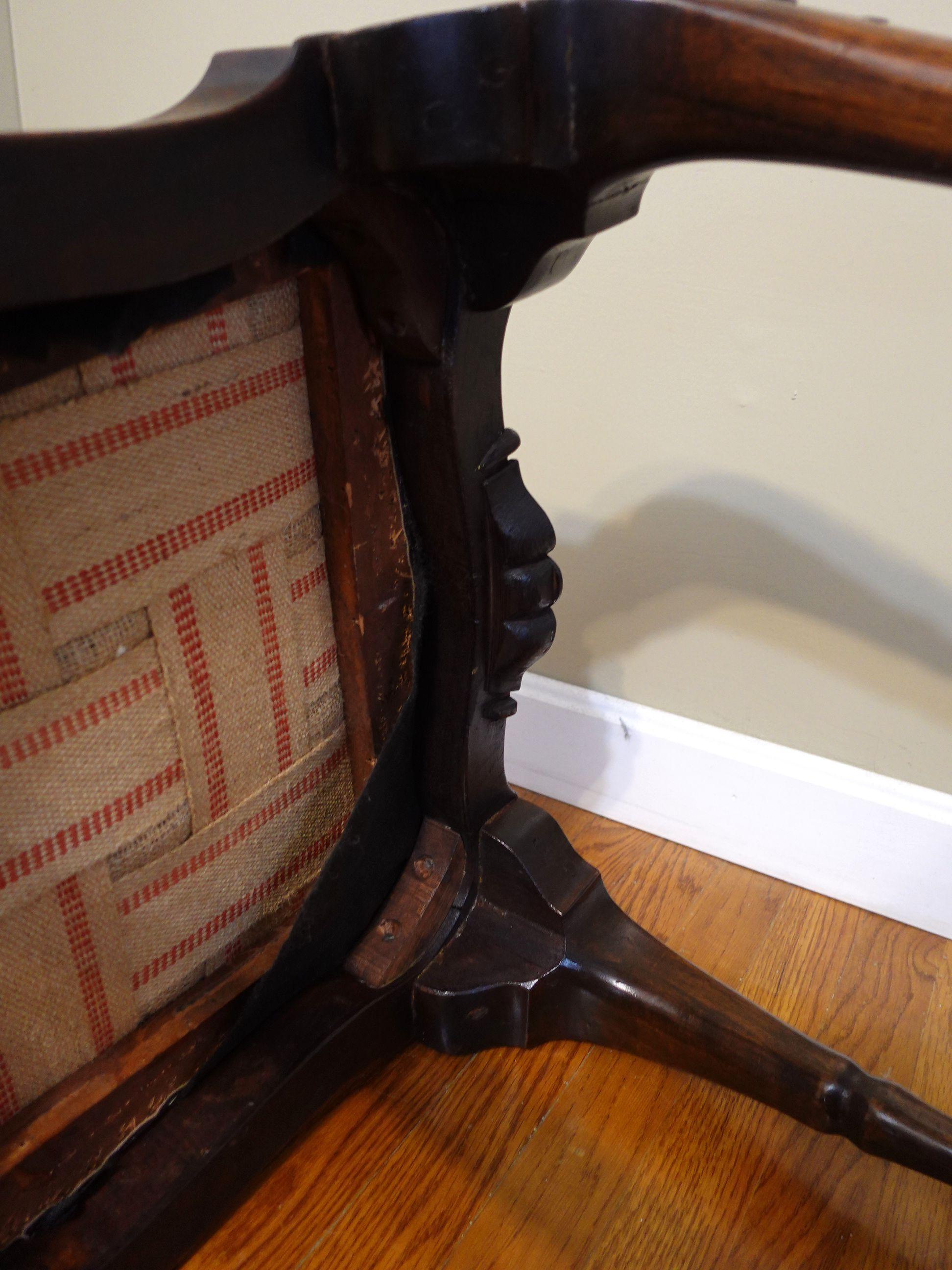 Ancienne chaise d'appoint en noyer Chippendale du 18e siècle Noyer brûlé en vente 7