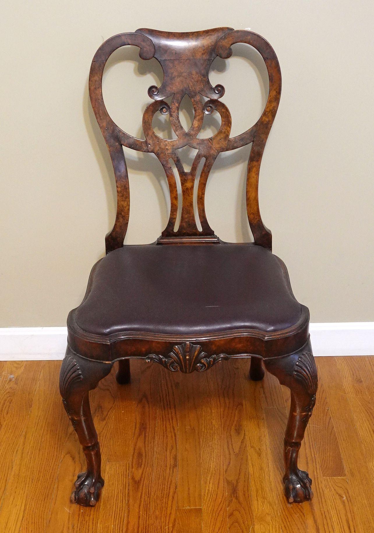 Nussbaum und Wurzelholz Chippendale Side Chair, mit geformten Sitz auf Muschel geschnitzt Cabriole Beine enden in Kugel und Kralle Füße, 18. Jahrhundert, Höhe 37 1/2 Zoll, Sitzhöhe 18 Zoll.
