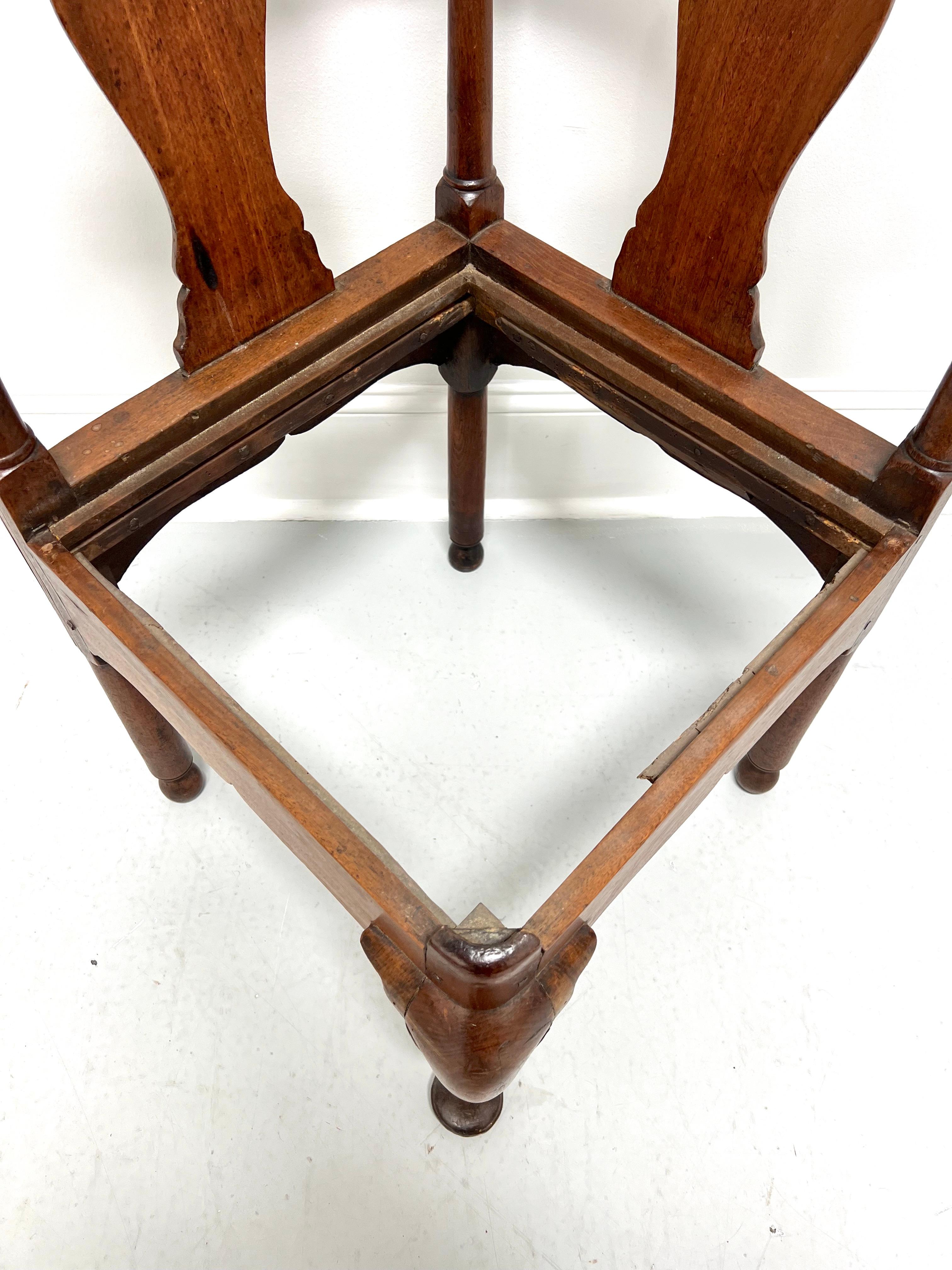 Antique 18th Century Circa 1750 American Colonial Walnut Corner Chair For Sale 10