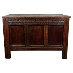 Antique 18th Century Coffer / Blanket Box Of Small Proportions ( REF AF-3329 )