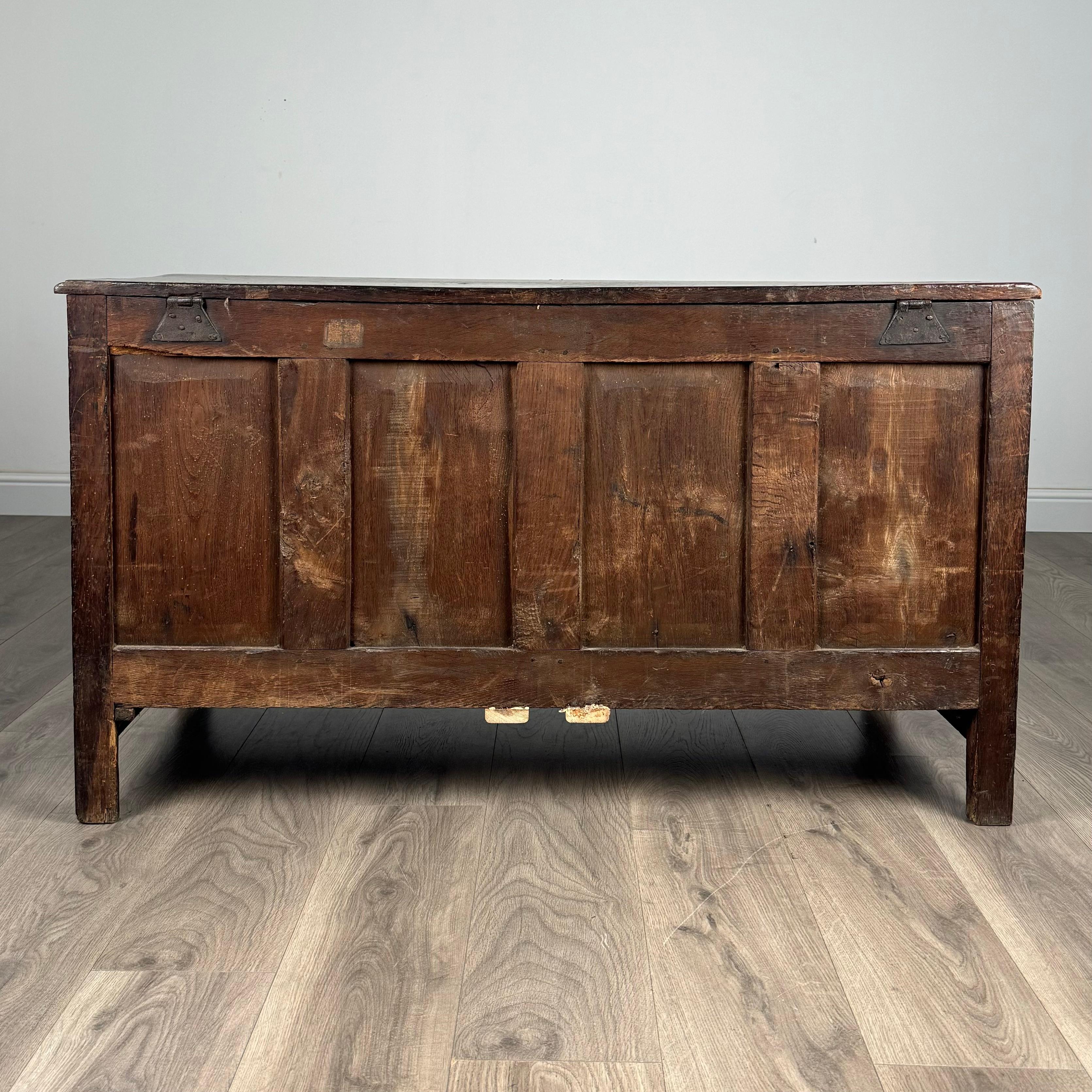 Ancienne commode/mule en chêne du 18ème siècle (REF AF-3195) en vente 1