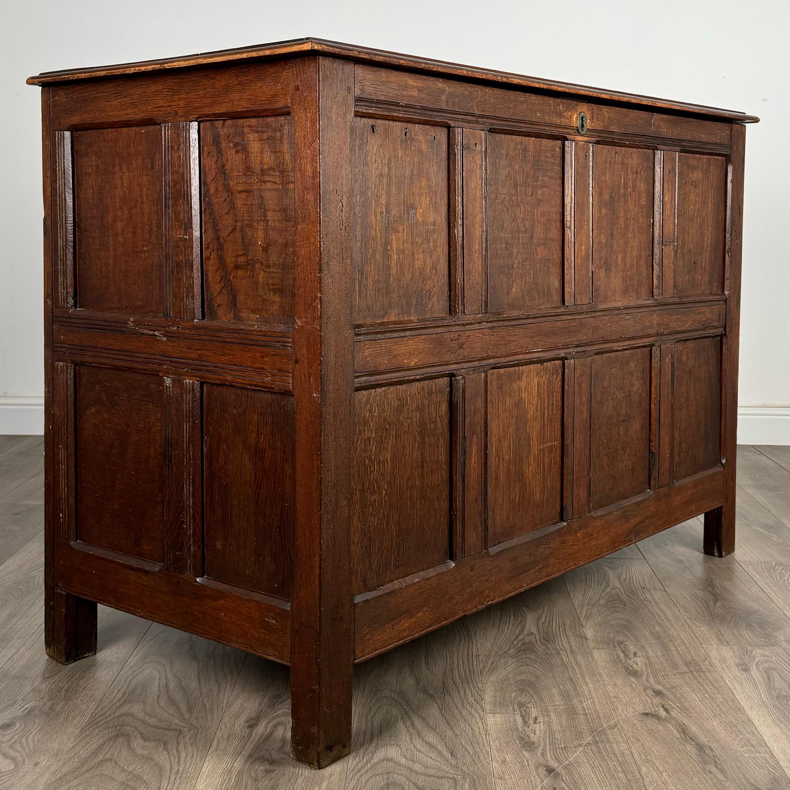 Antico forziere del XVIII secolo di dimensioni insolite in Oak ( REF AFS-3338 ) in vendita 3