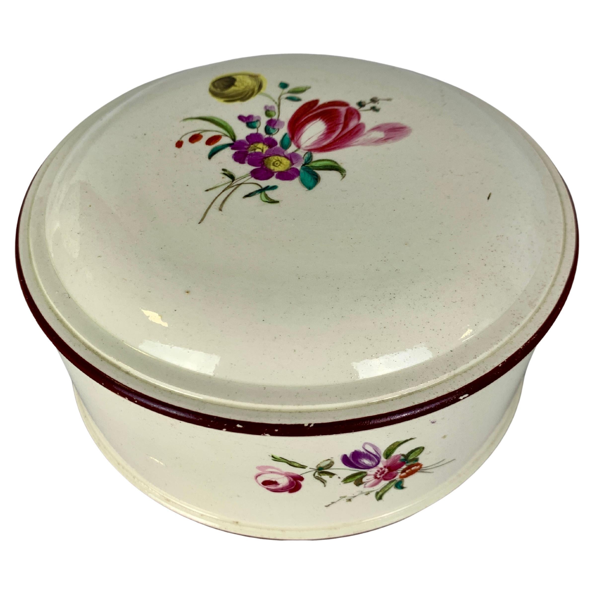 Boîte à couvercle ancienne en faïence du 18ème siècle fabriquée vers 1780