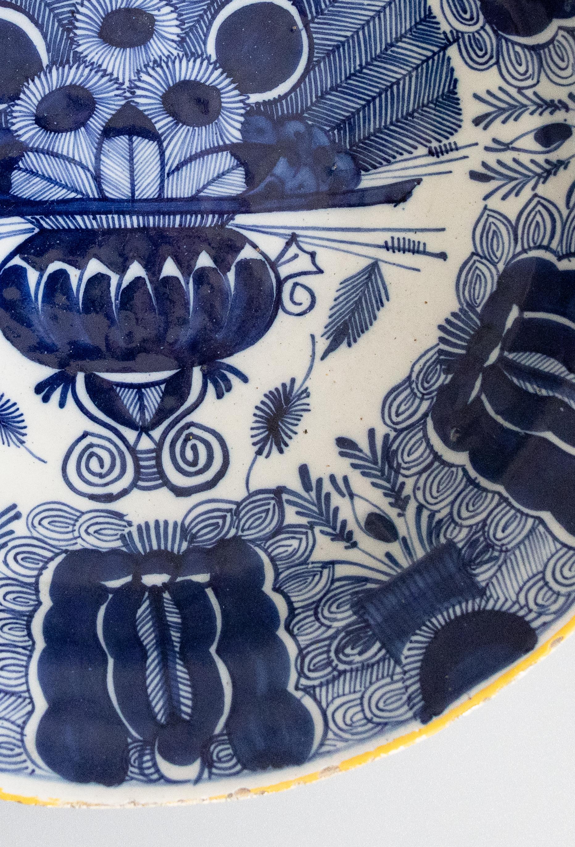 Cargador de pavo real antiguo de loza de Delft del siglo XVIII Holandés en venta
