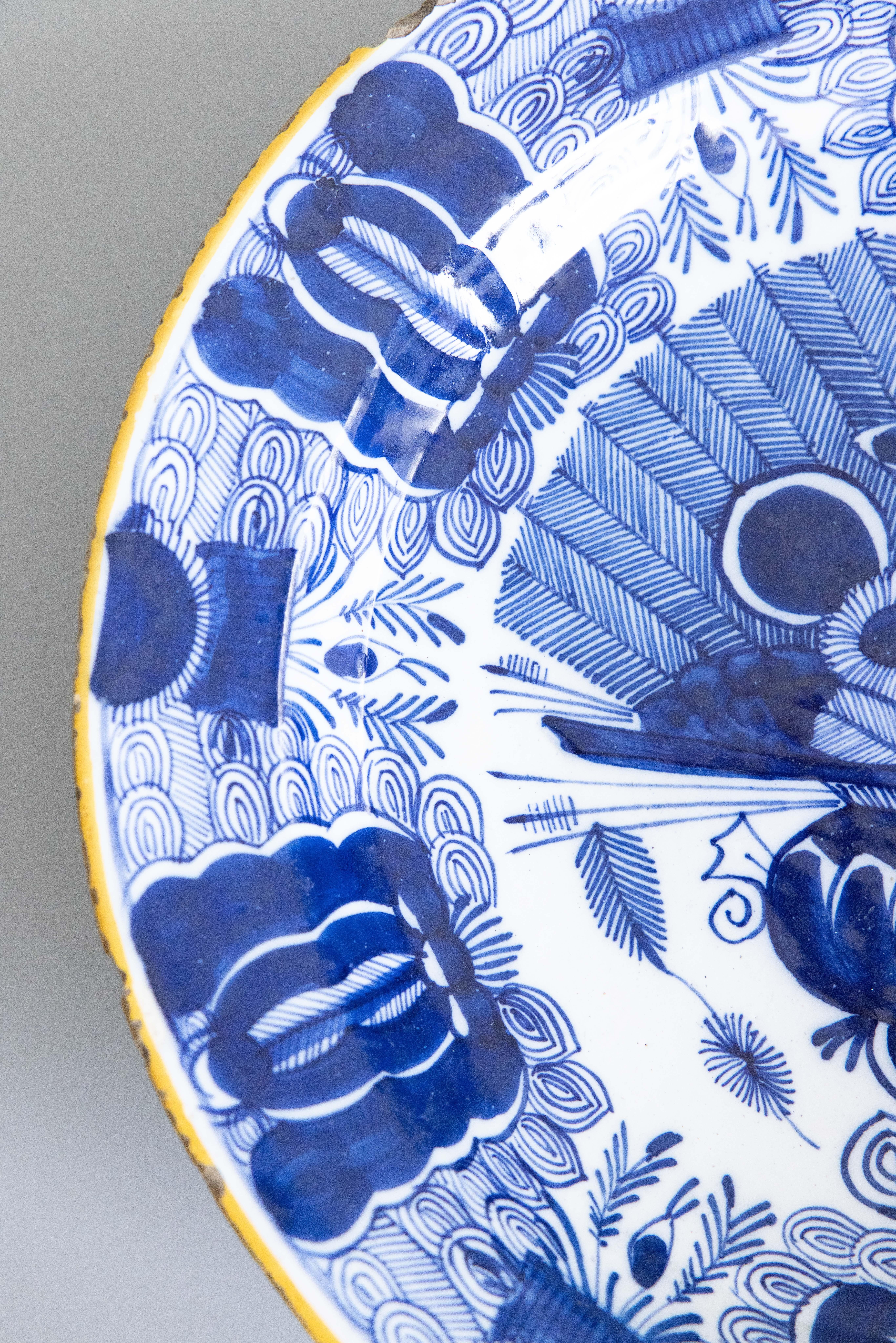 Cargador de pavo real antiguo de loza de Delft del siglo XVIII en Bueno estado para la venta en Pearland, TX