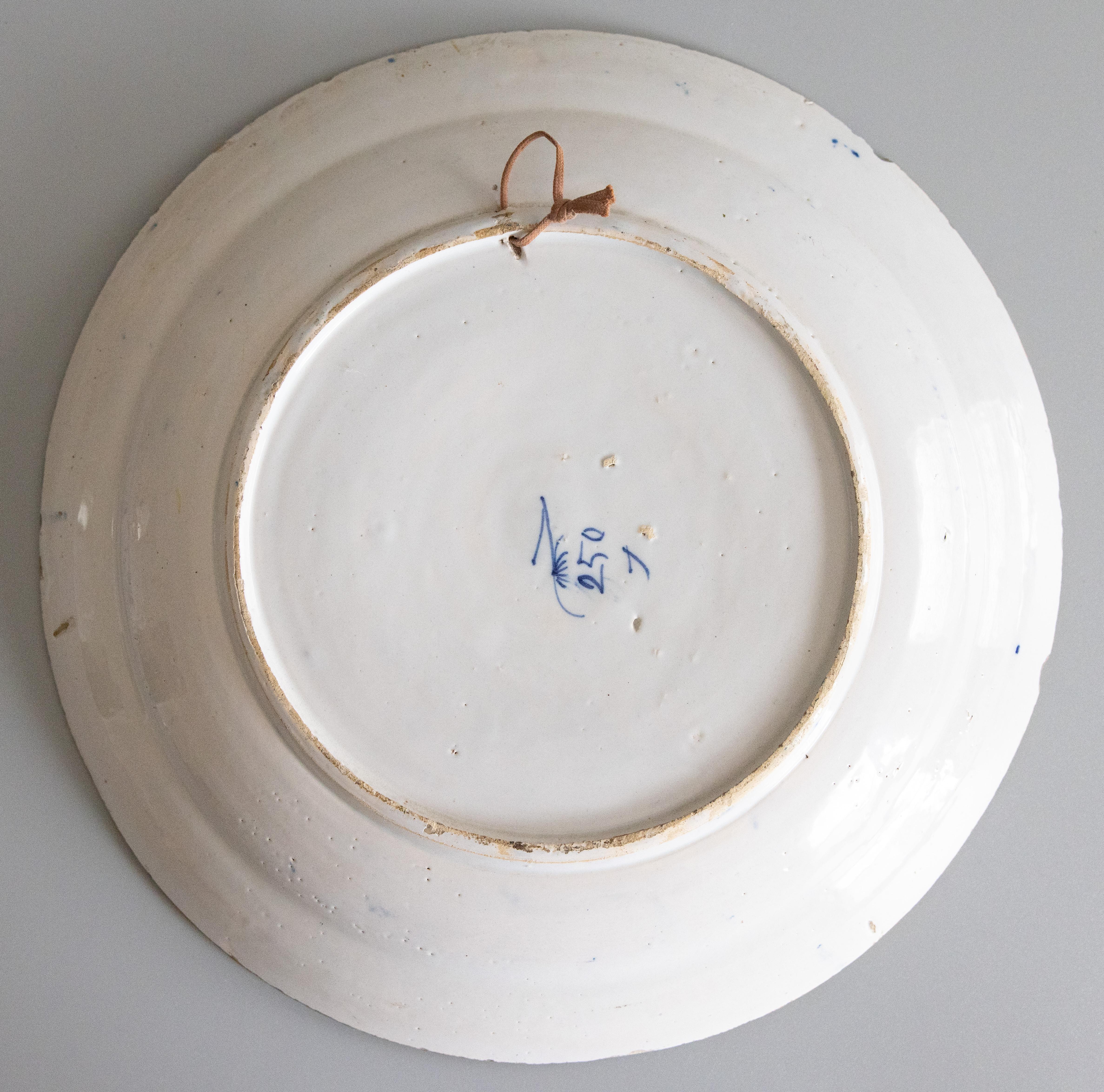 Cargador de pavo real antiguo de loza de Delft del siglo XVIII Cerámico en venta
