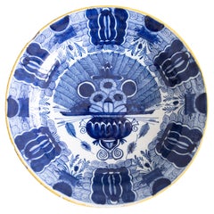 Cargador de pavo real antiguo de loza de Delft del siglo XVIII