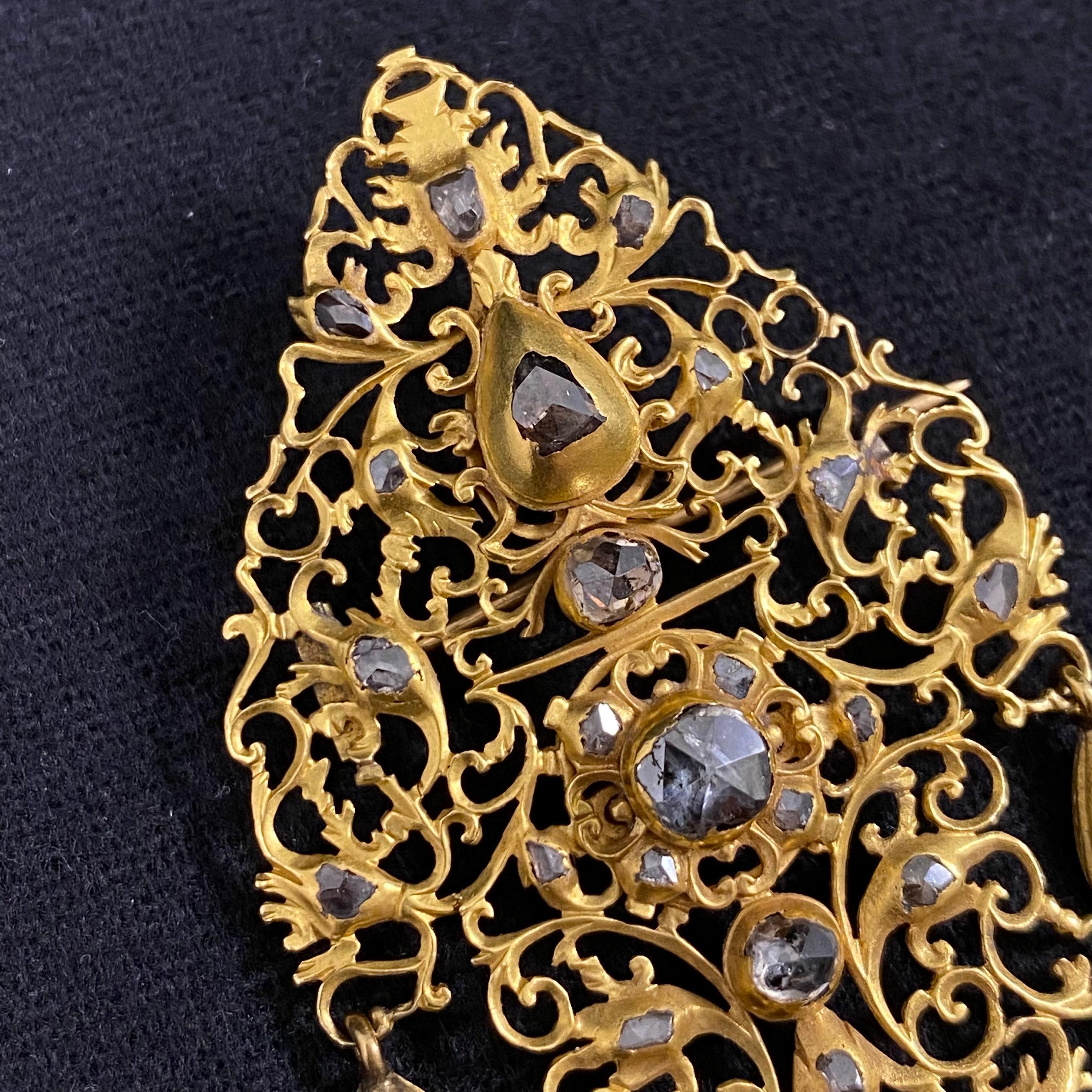 Antique 18th Century Diamond Sequile Pendant/Brooch Yellow Gold Portuguese 1700s For Sale 1