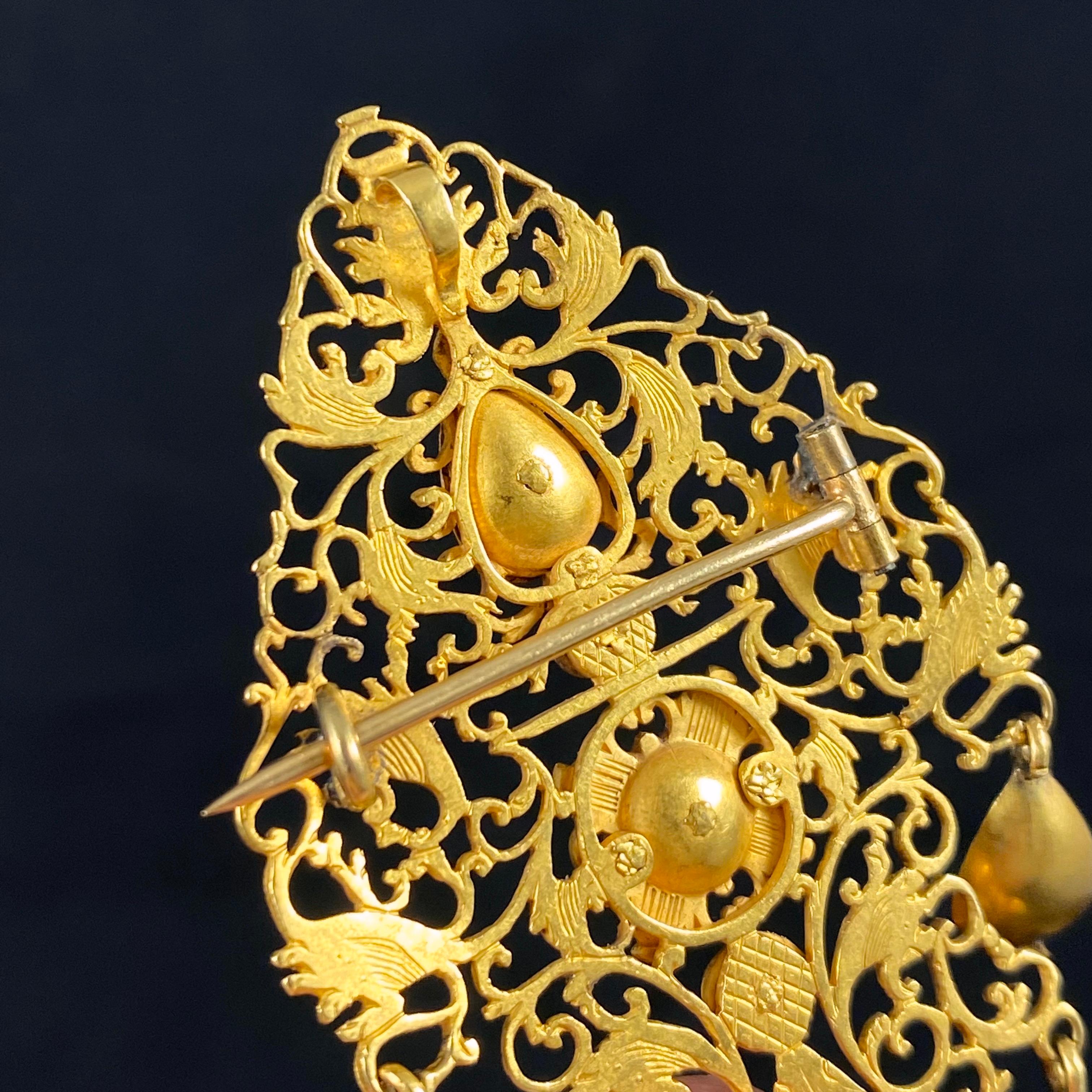 Antique 18th Century Diamond Sequile Pendant/Brooch Yellow Gold Portuguese 1700s In Good Condition For Sale In Lisbon, PT