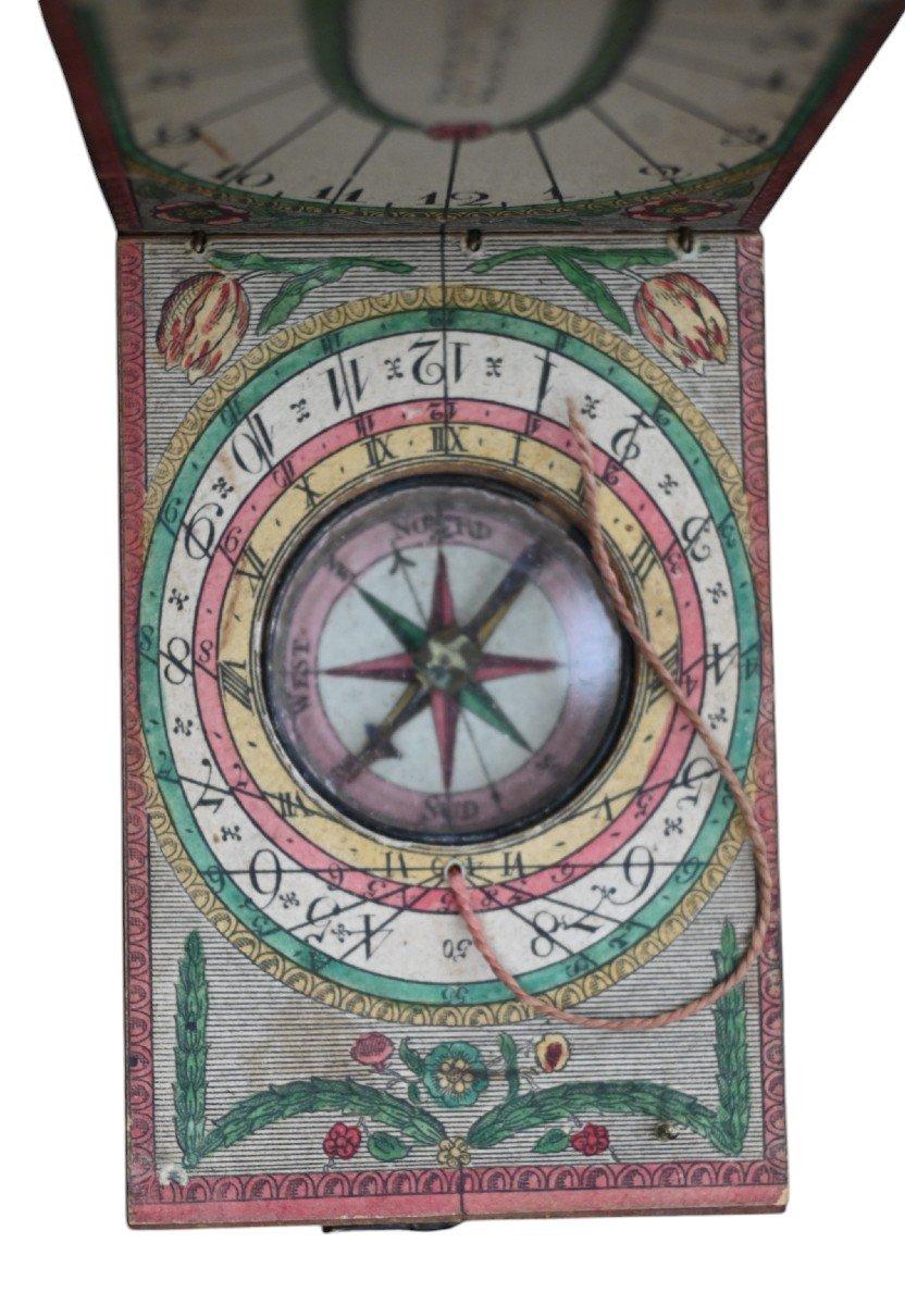 Antique 18ème siècle Diptyque Cadran solaire et boussole un cadran solaire portable en bois avec boussole, d'origine allemande, par David Beringer, Nuremberg, datant d'environ 1780, en bon état, avec des signes d'usure dus à l'âge et à
