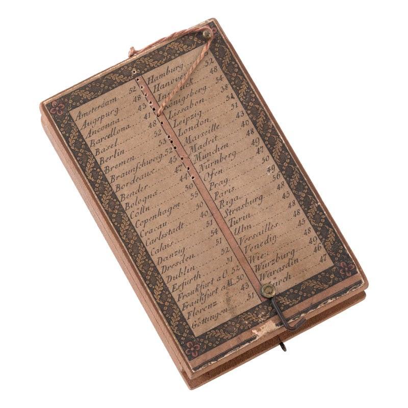 Antique 18th Century Diptych Sundial and Compass by German Beringer In Good Condition For Sale In Firenze, IT