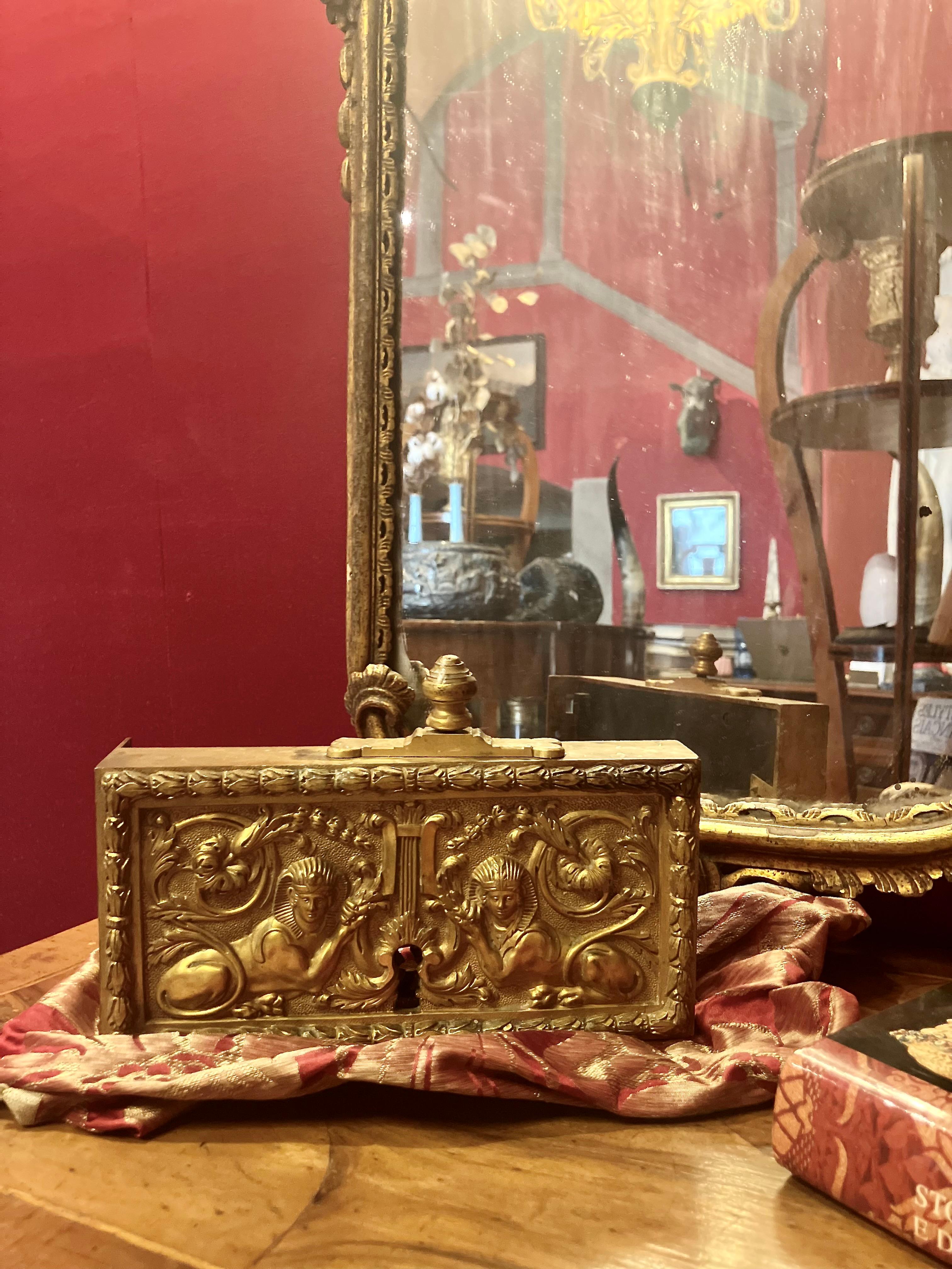 Antique serrure de porte du 18ème siècle en bronze doré et ciselé, France, Louis XVI en vente 6