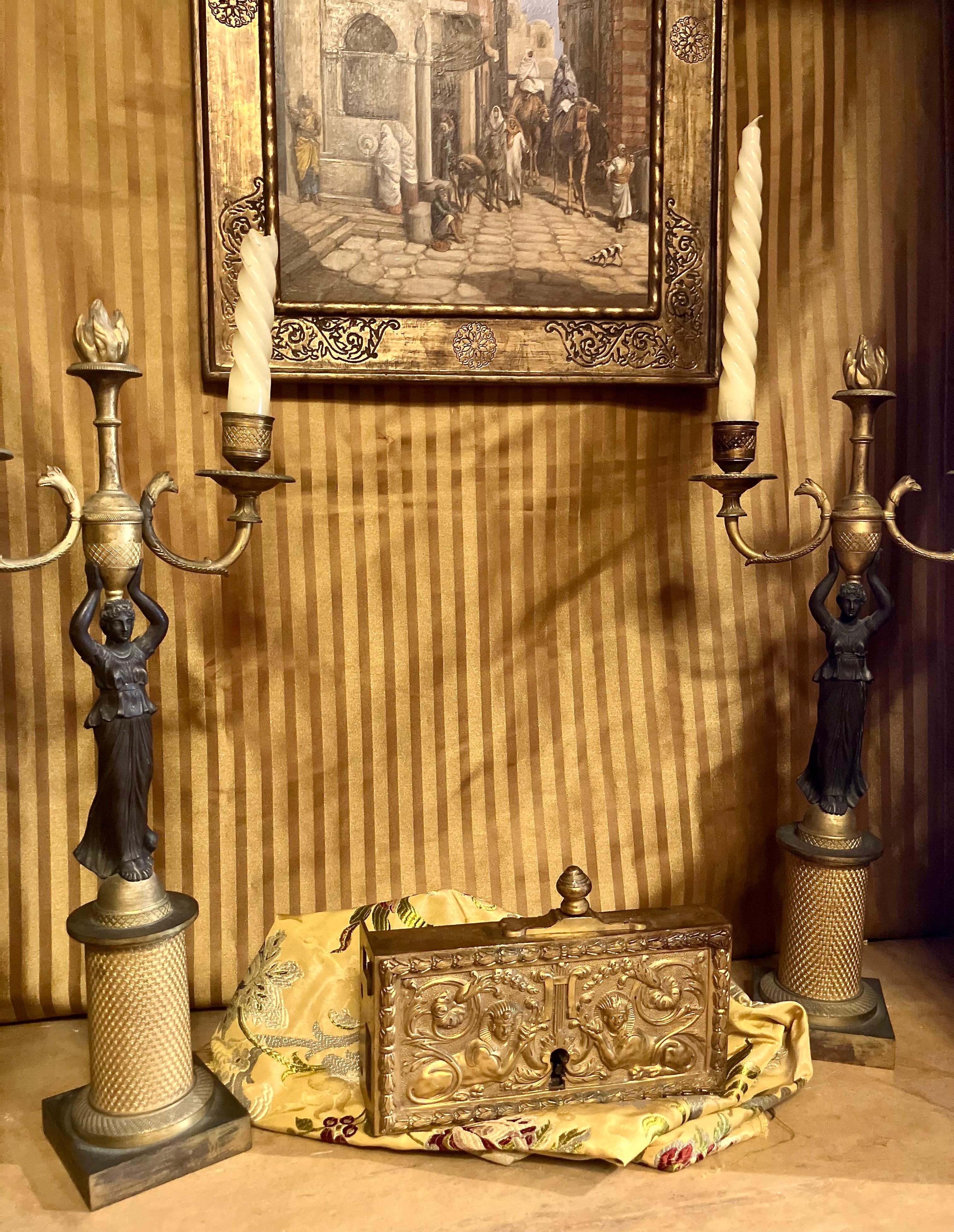 Antique serrure de porte du 18ème siècle en bronze doré et ciselé, France, Louis XVI en vente 7