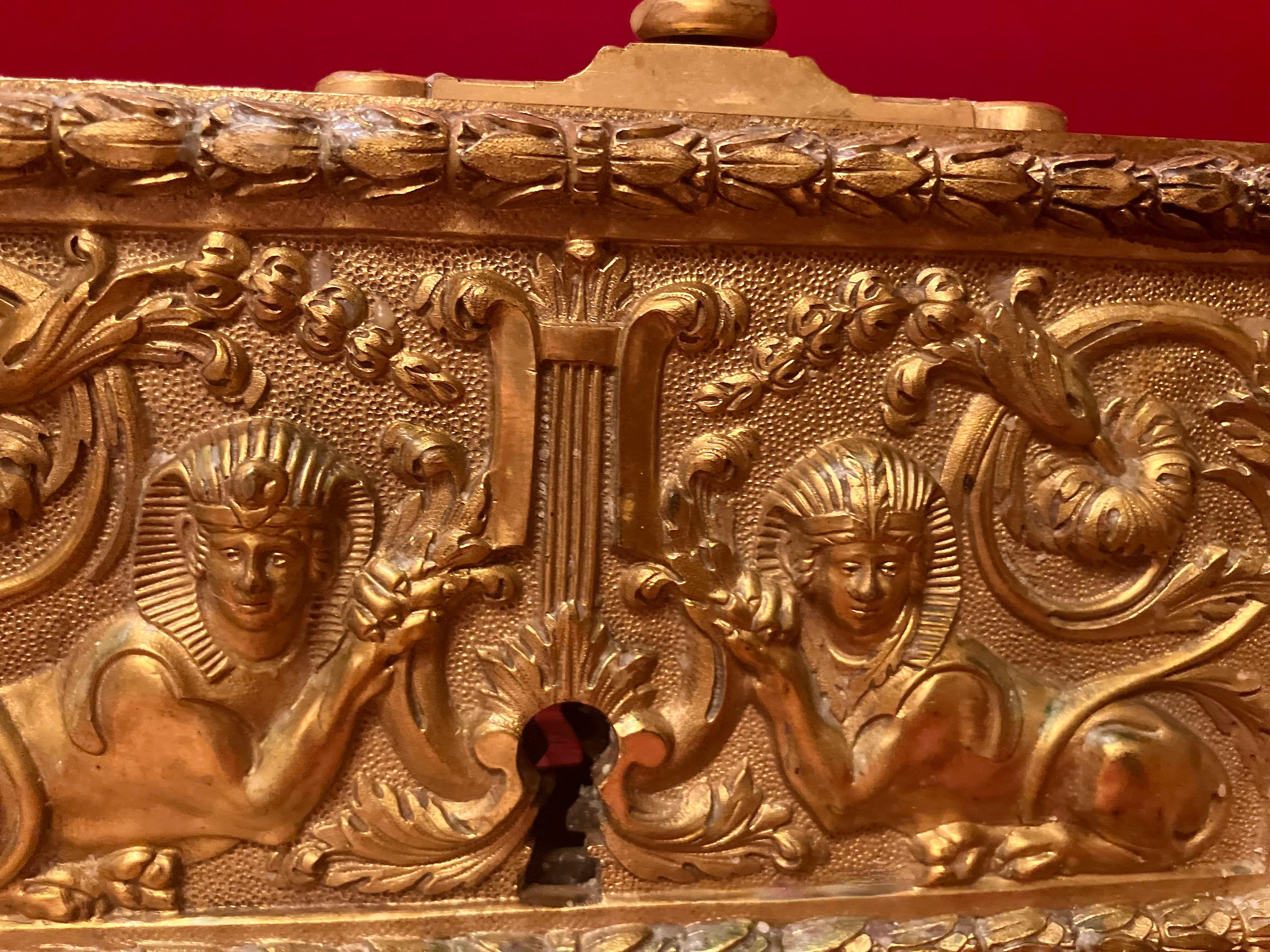 Antique serrure de porte du 18ème siècle en bronze doré et ciselé, France, Louis XVI en vente 1