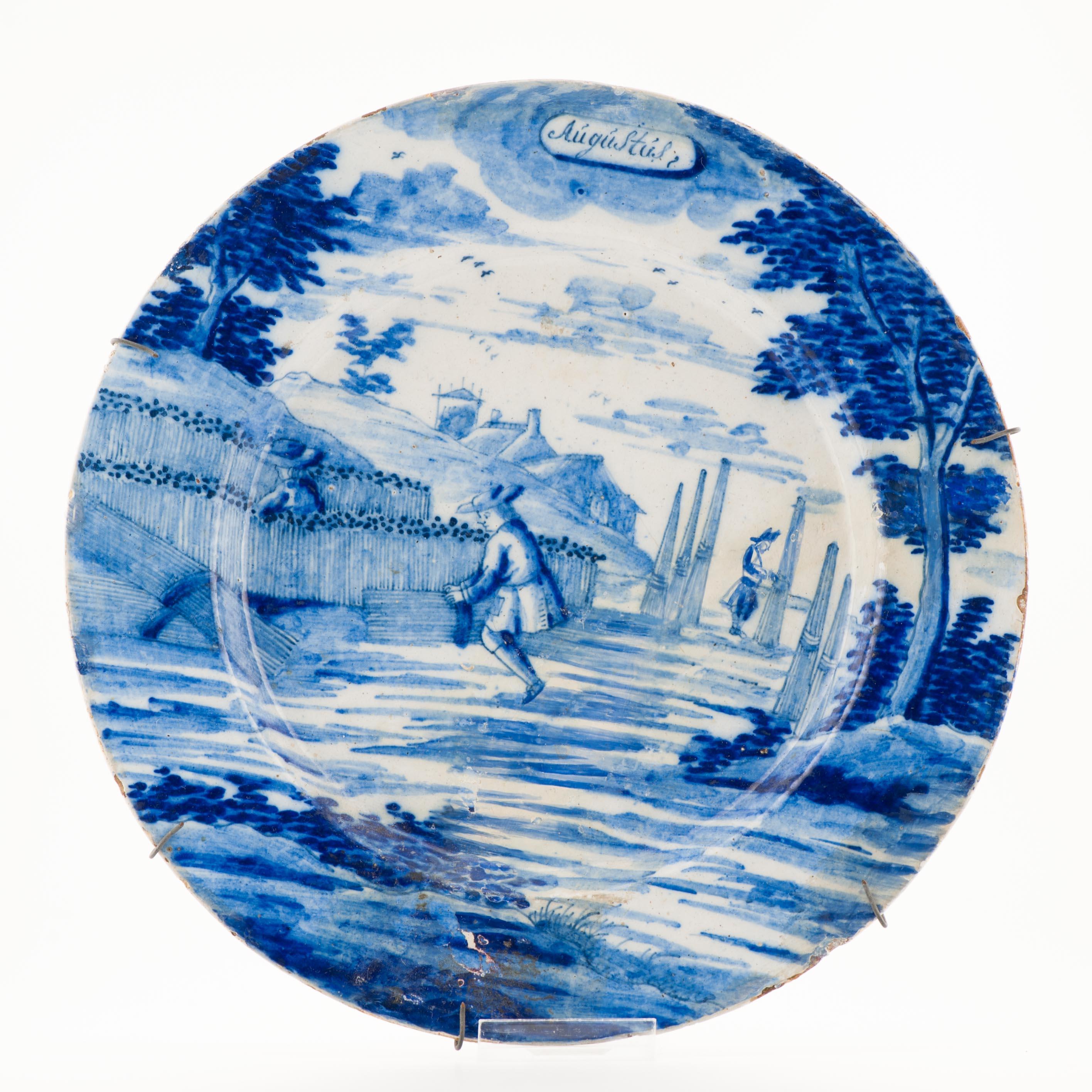 Belle assiette hollandaise en bleu de Delft avec une belle décoration du mois d'août
A.I.C.C., style chinois du 18ème siècle.
XVIIIe siècle.
Diamètre : 22 cm.
Condit : Rimflaws et restauration typiques

Condit
Restauré
Période
18ème siècle 