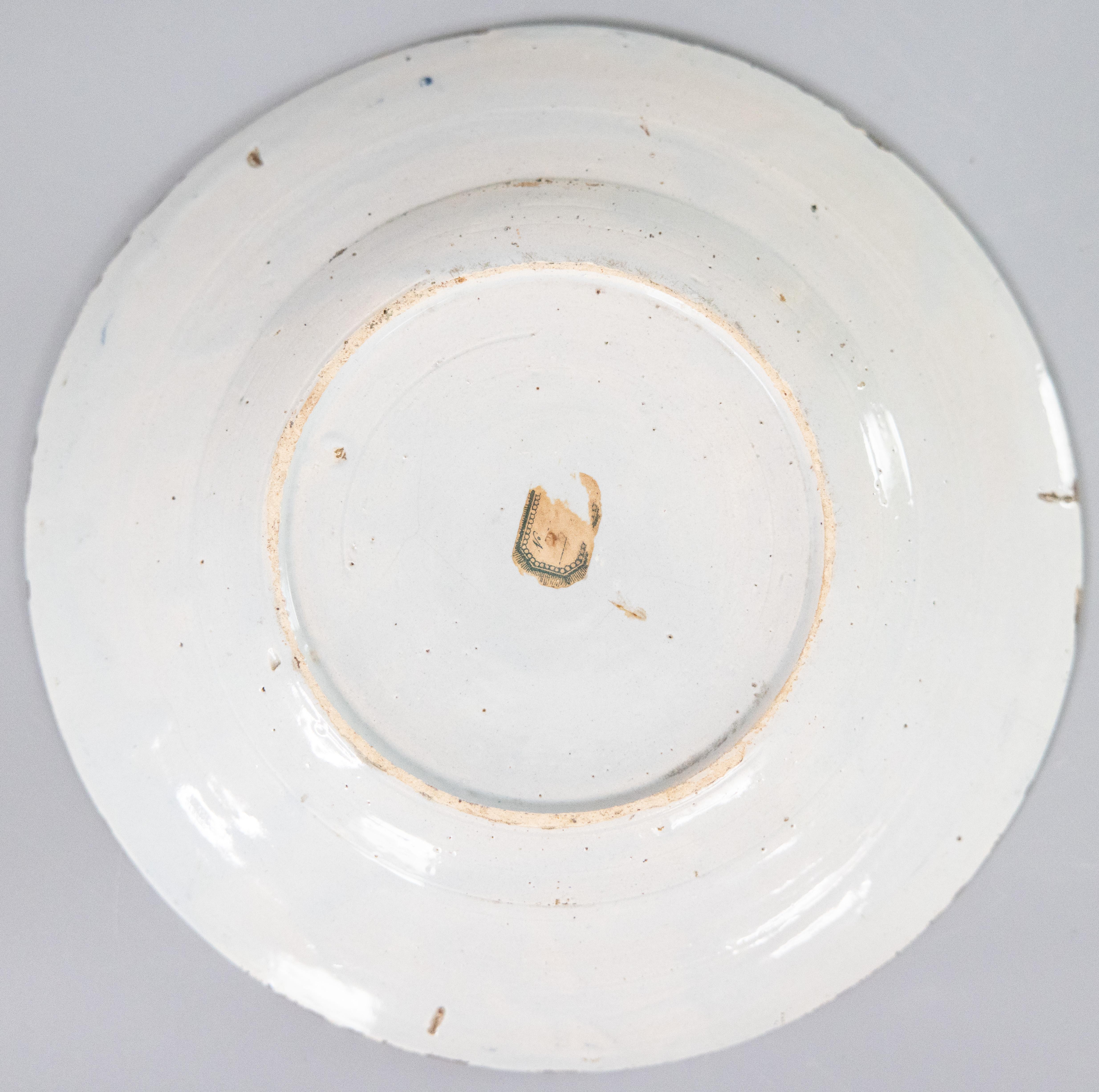 Antiguo plato floral de loza holandesa de Delft del siglo XVIII en Bueno estado para la venta en Pearland, TX