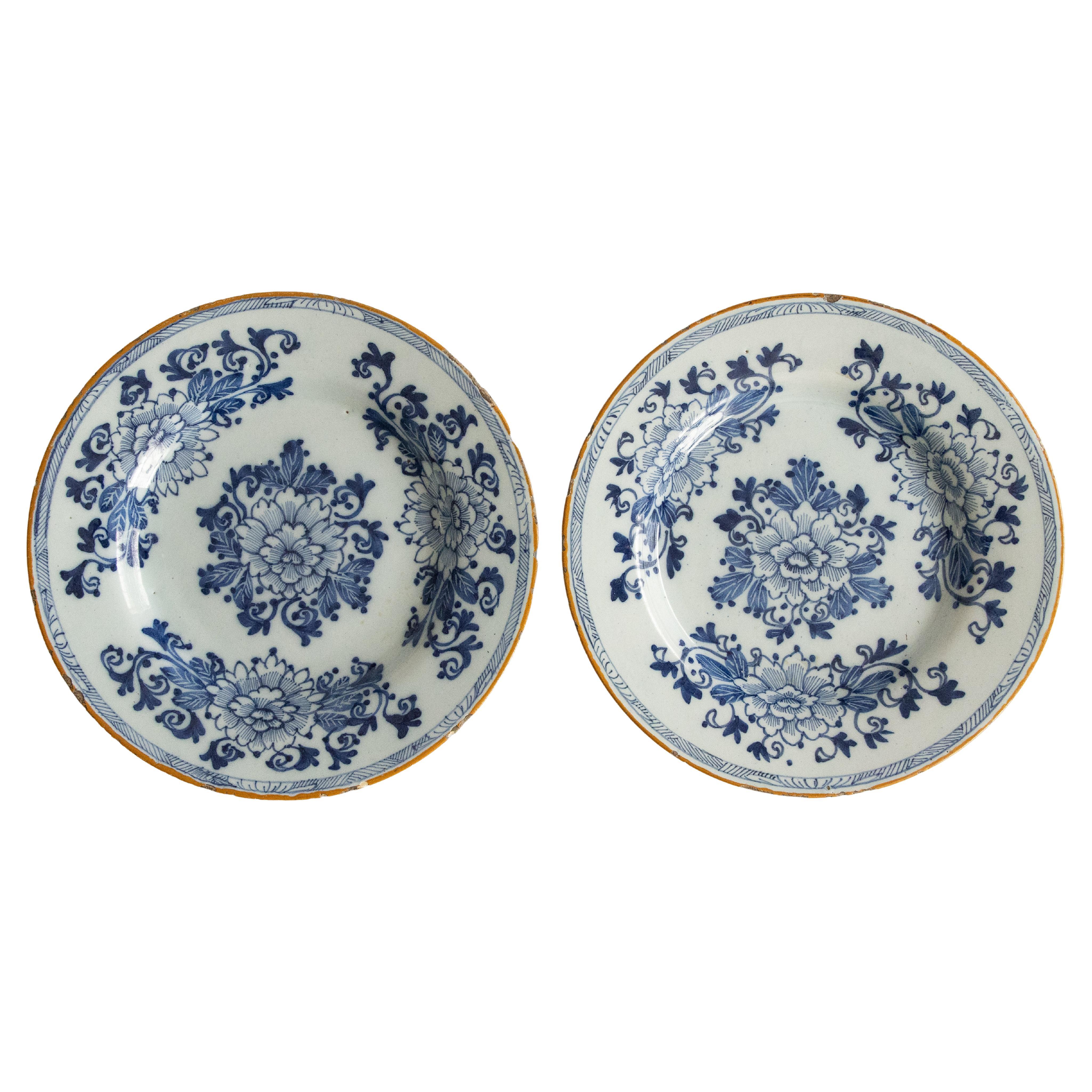 Pair of 18th Century Dutch Delft Faience Floral Plates For Sale