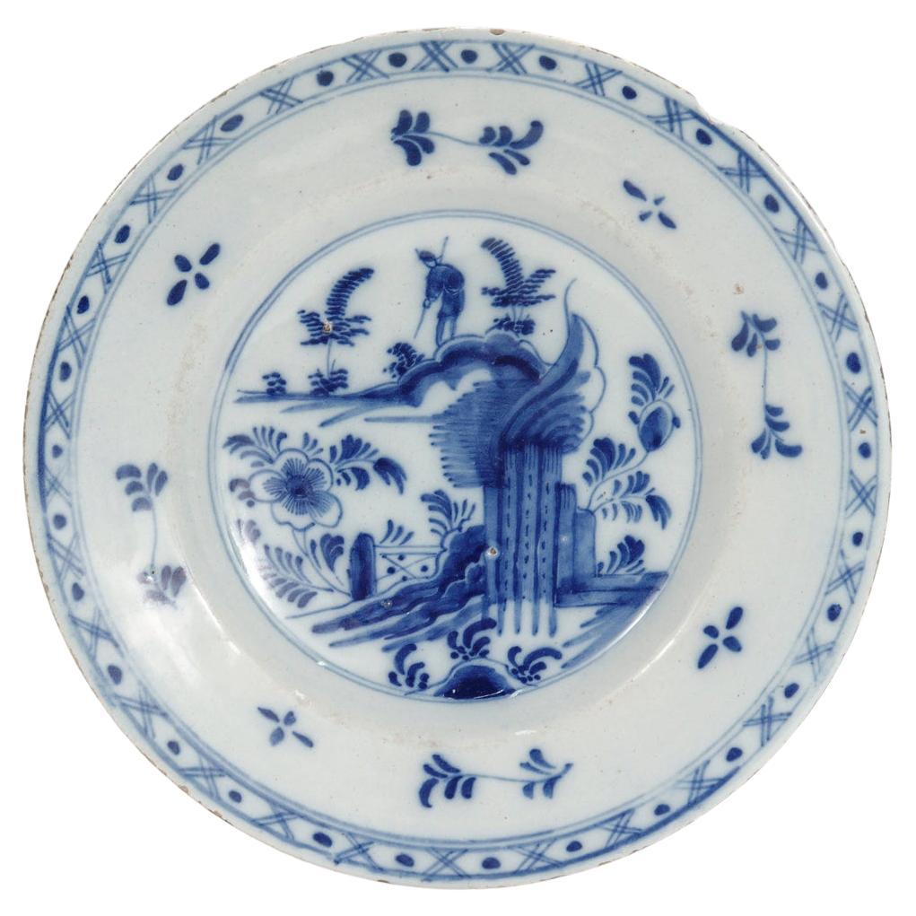 Antiker niederländischer Delfter Teller des 18. Jahrhunderts mit Chinoiserie-Dekoration im Angebot