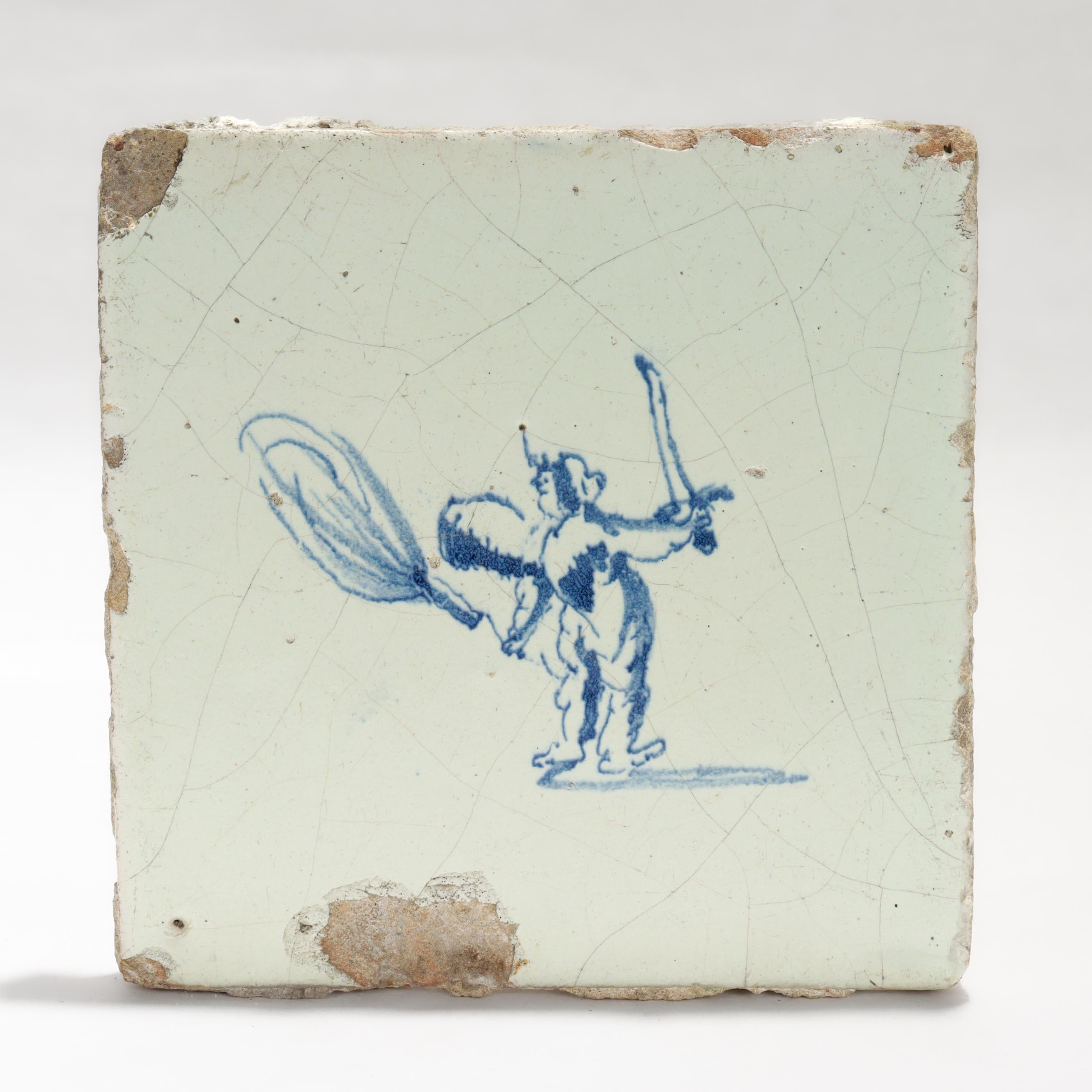Un beau carreau ancien en poterie hollandaise de Delft.

Représentation d'un cupidon ou d'un ange de profil. 

Tout simplement un magnifique carreau ancien !

Date :
18ème siècle

Condition générale :
Il est en bon état général, tel qu'illustré,