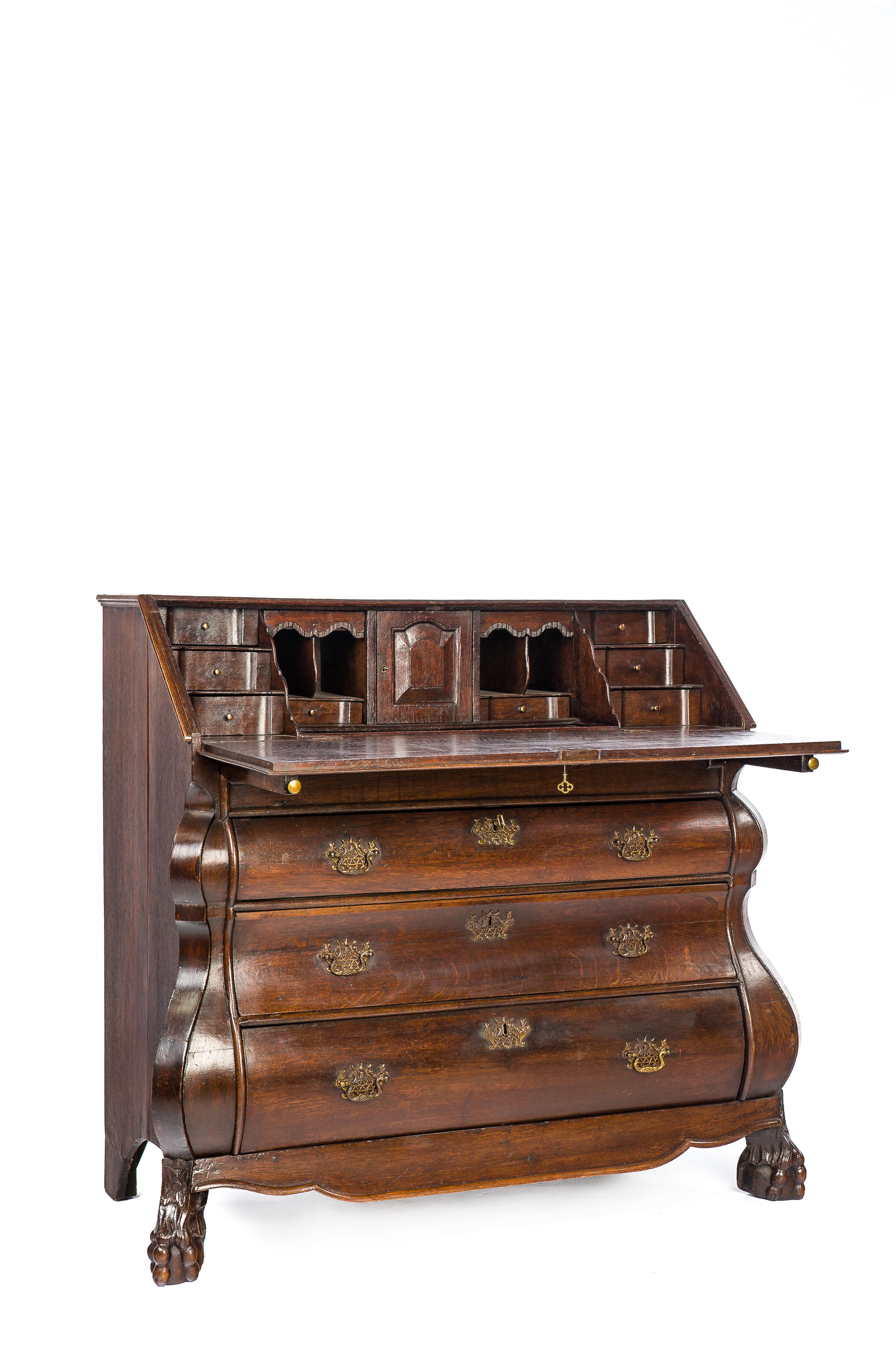 Antique 18th Century Dutch Oak Drop Front Bombe Secretary Desk Secretaire en vente 7